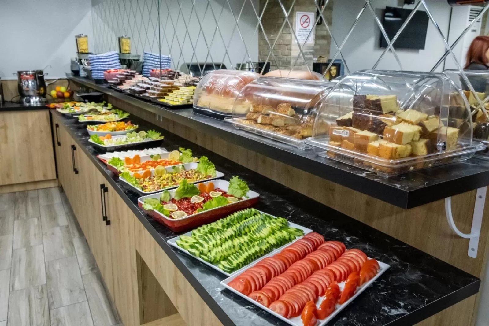 Buffet breakfast in The Queen Hotel