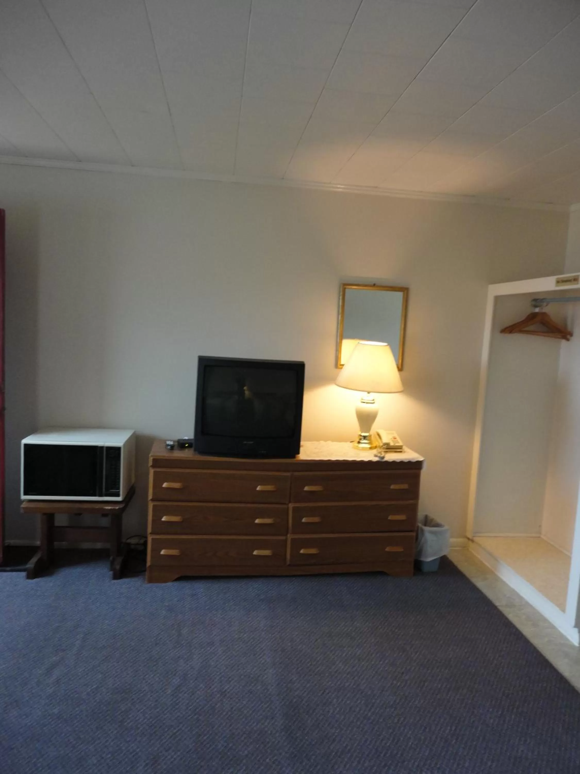 TV and multimedia in Hipwell's Motel