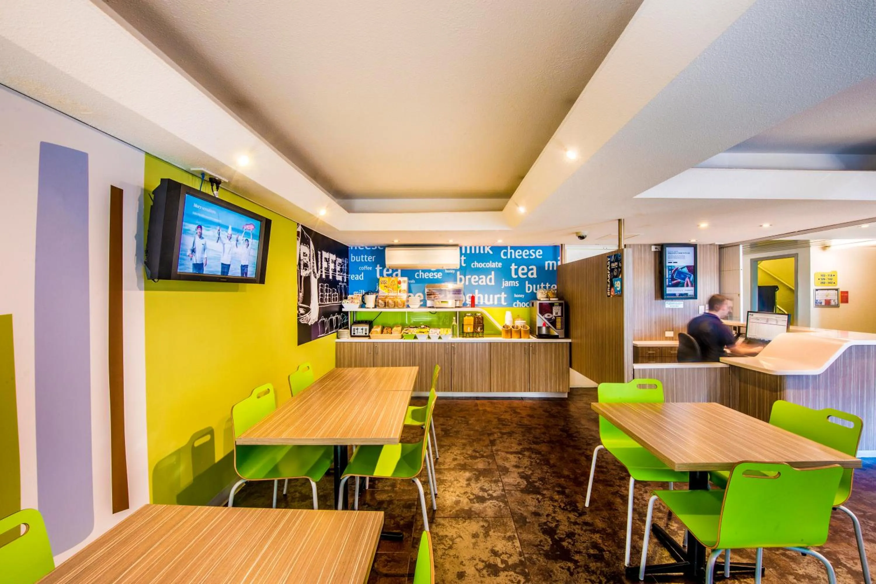 Restaurant/places to eat in ibis Budget - Fawkner