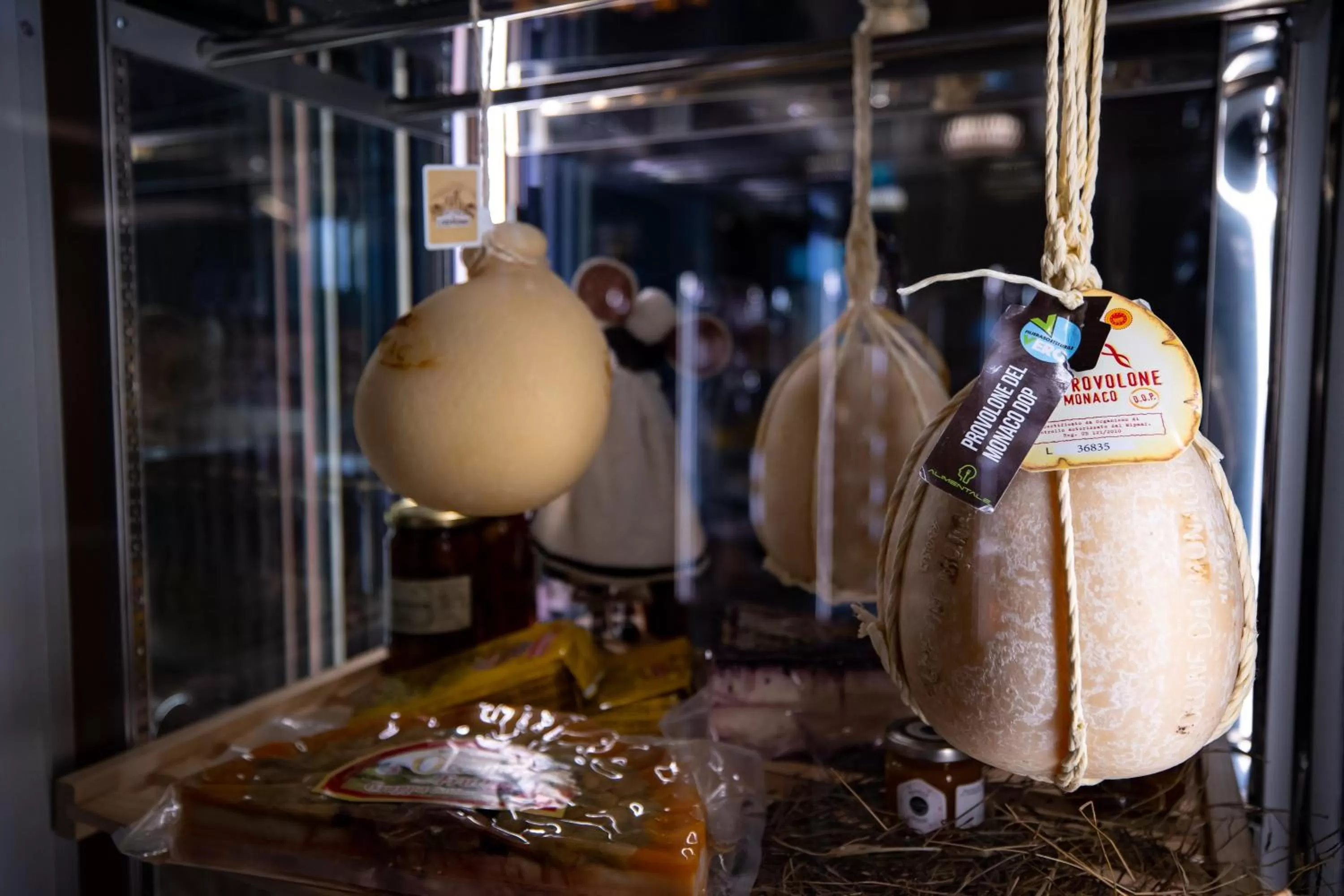 Restaurant/places to eat in Hotel Belmont