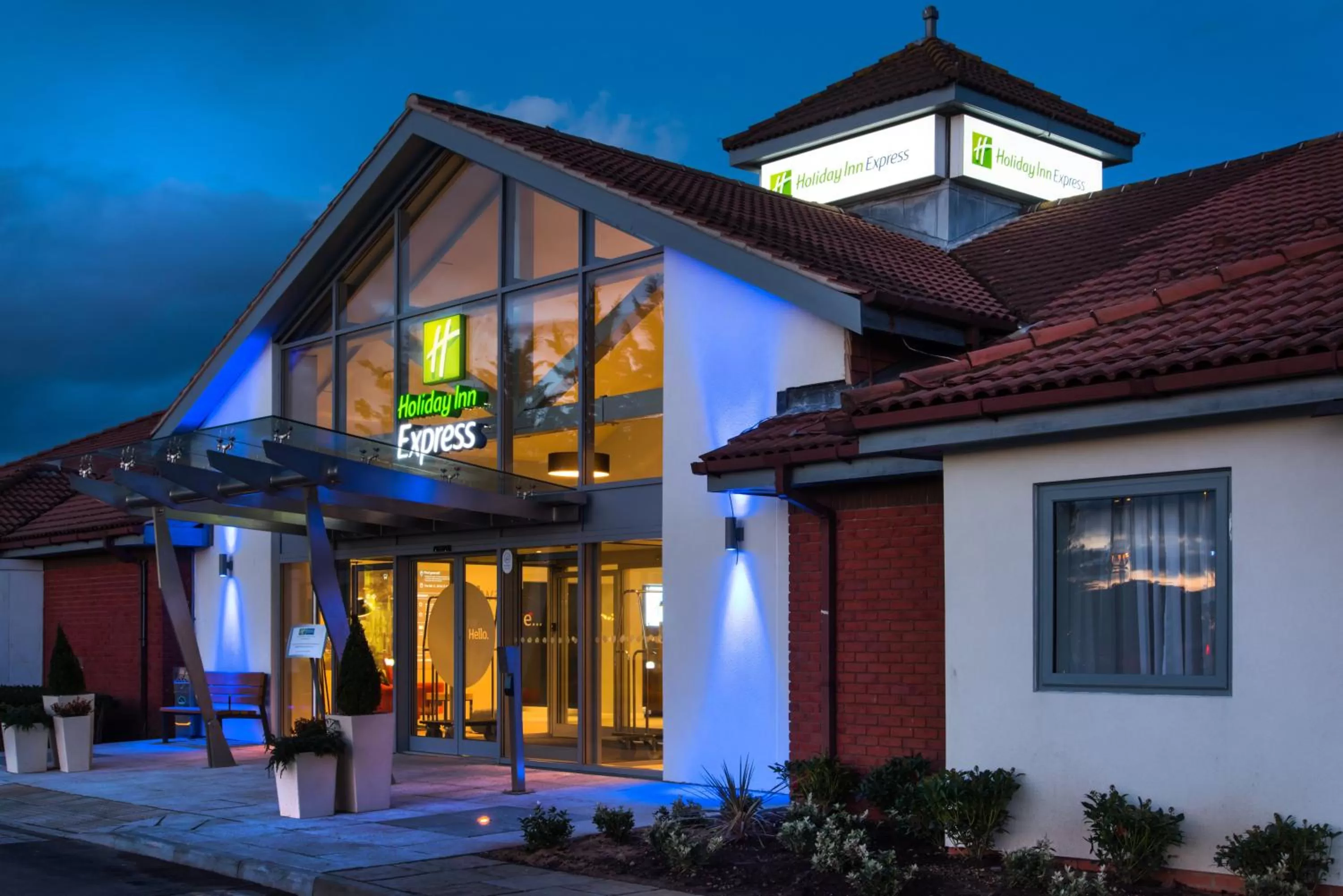 Property building in Holiday Inn Express Portsmouth – North by IHG