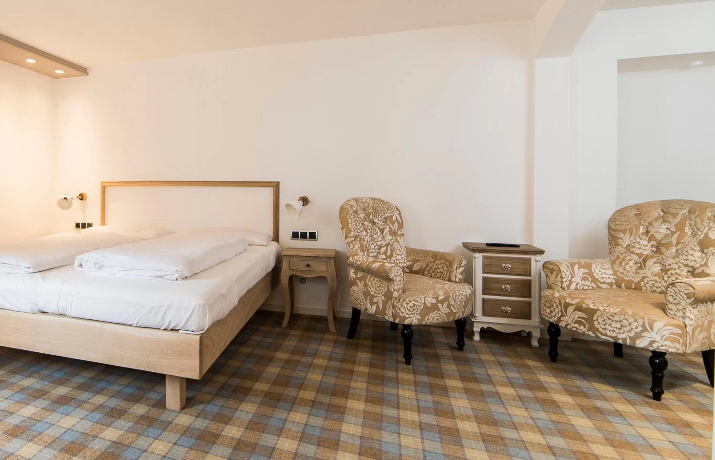 Photo of the whole room, Bed in aussicht bio hotel restaurant cafe