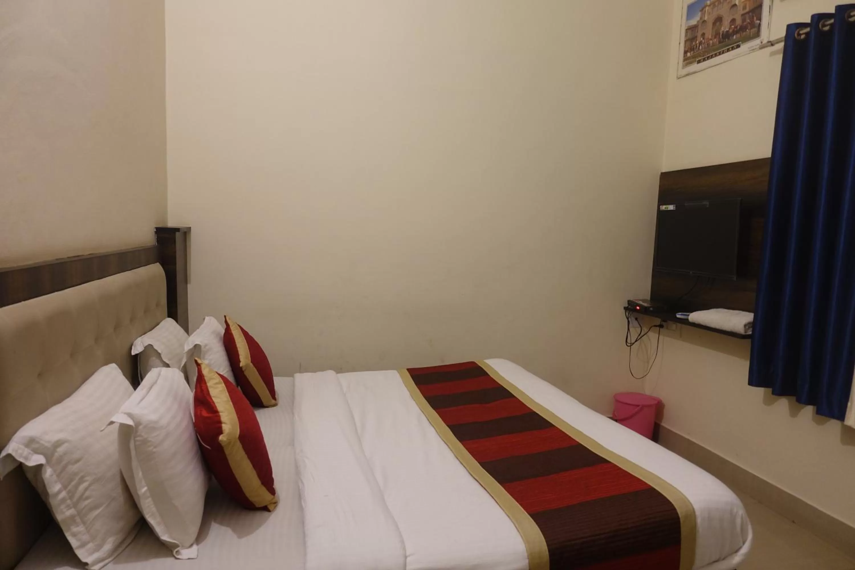 Bed in Hotel Saif Ranthambhore