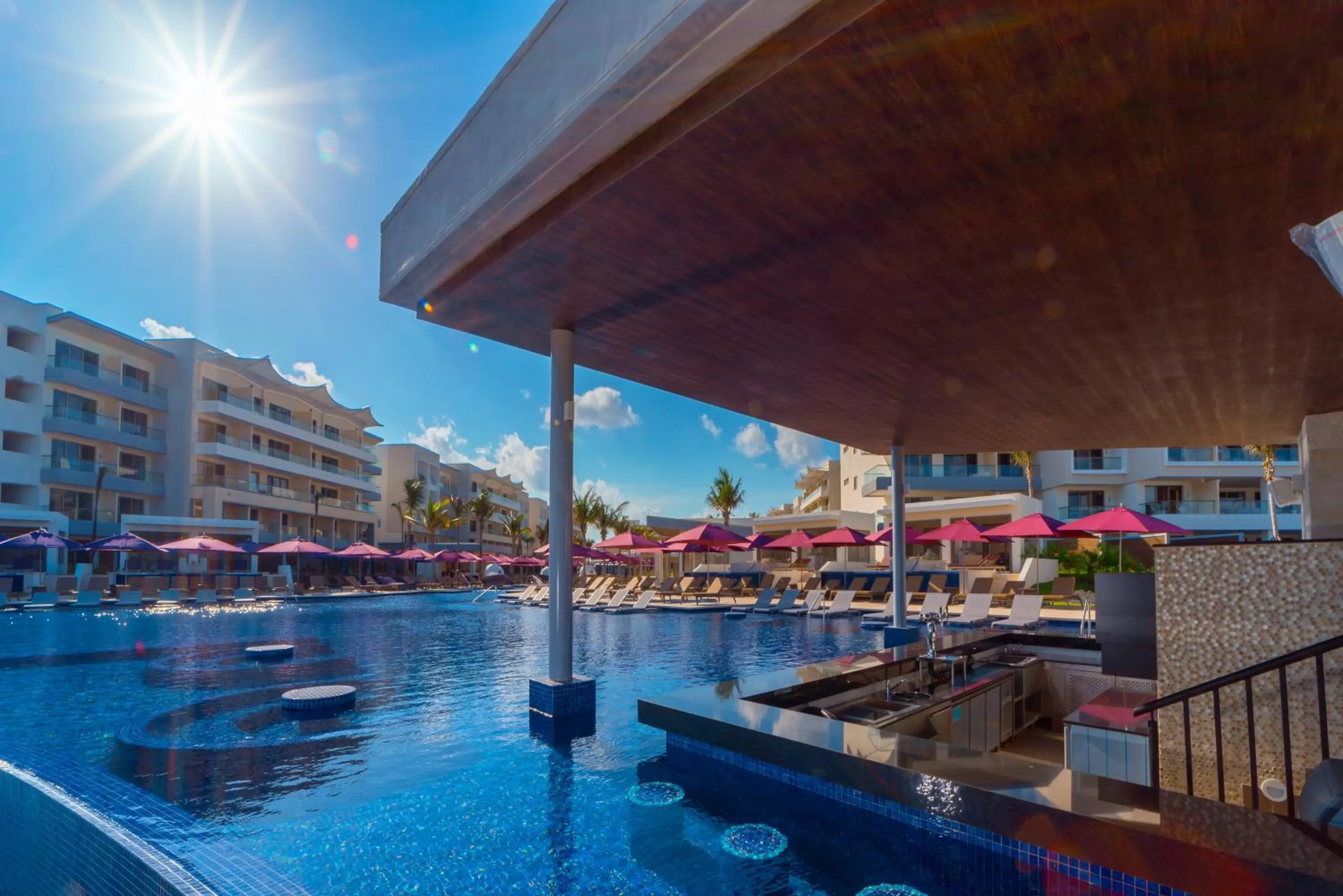 Swimming pool in Planet Hollywood Cancun by Royalton, An Autograph Collection All-Inclusive Resort