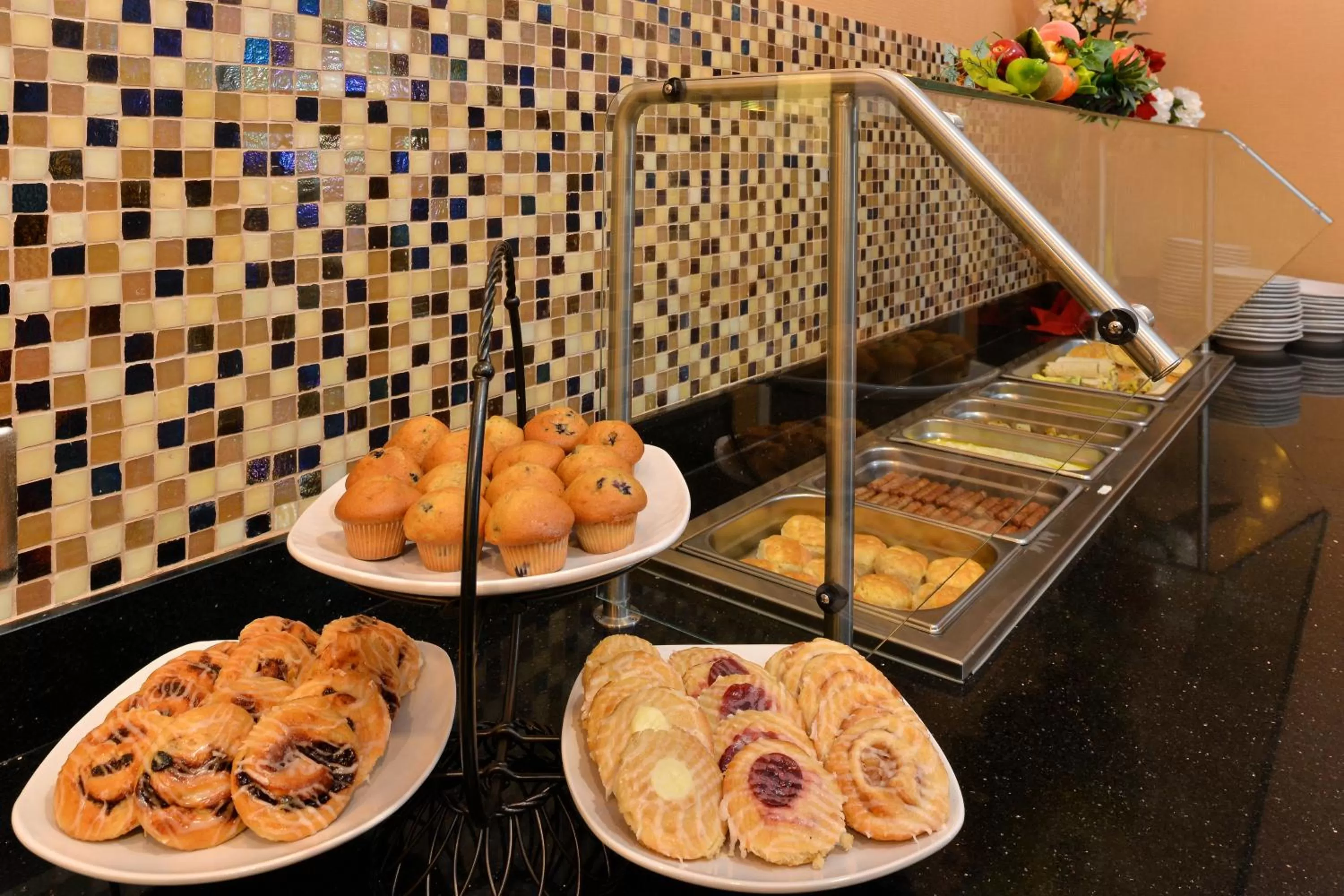 Restaurant/places to eat in Holiday Inn Montgomery South Airport by IHG