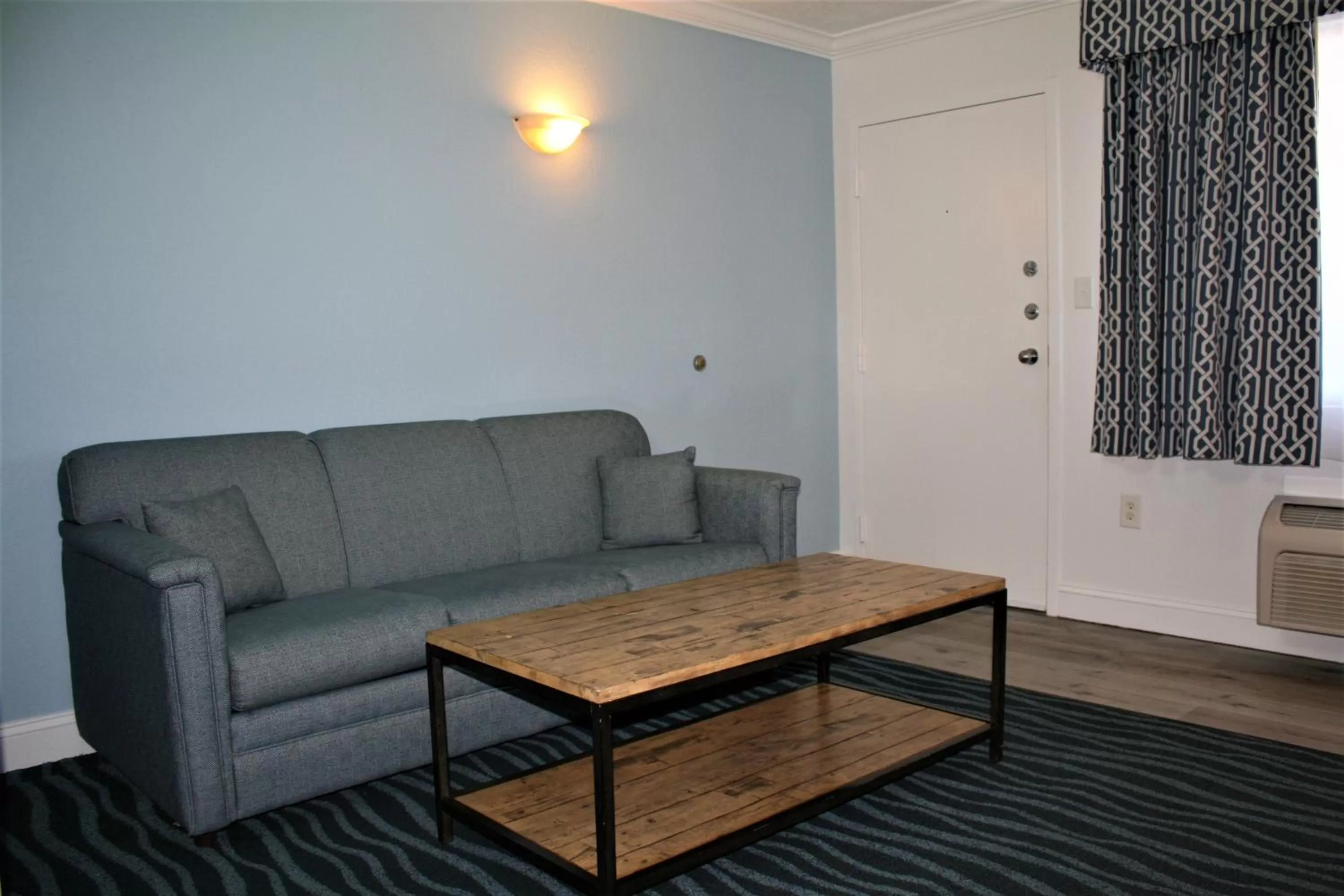 Seating area in Avenue Inn & Spa