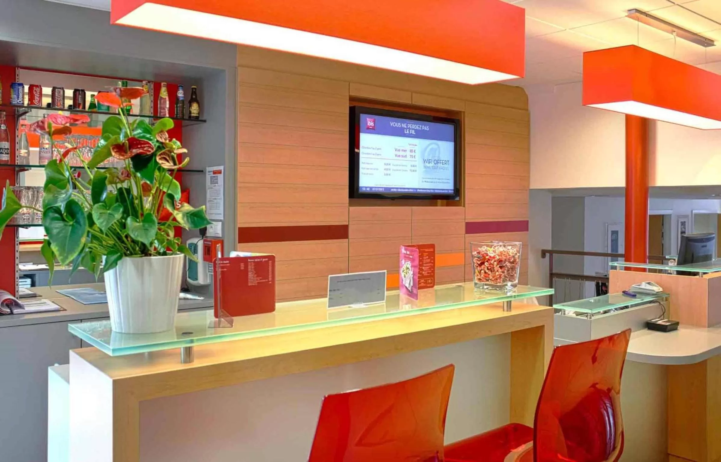 Lobby or reception in Ibis Roscoff