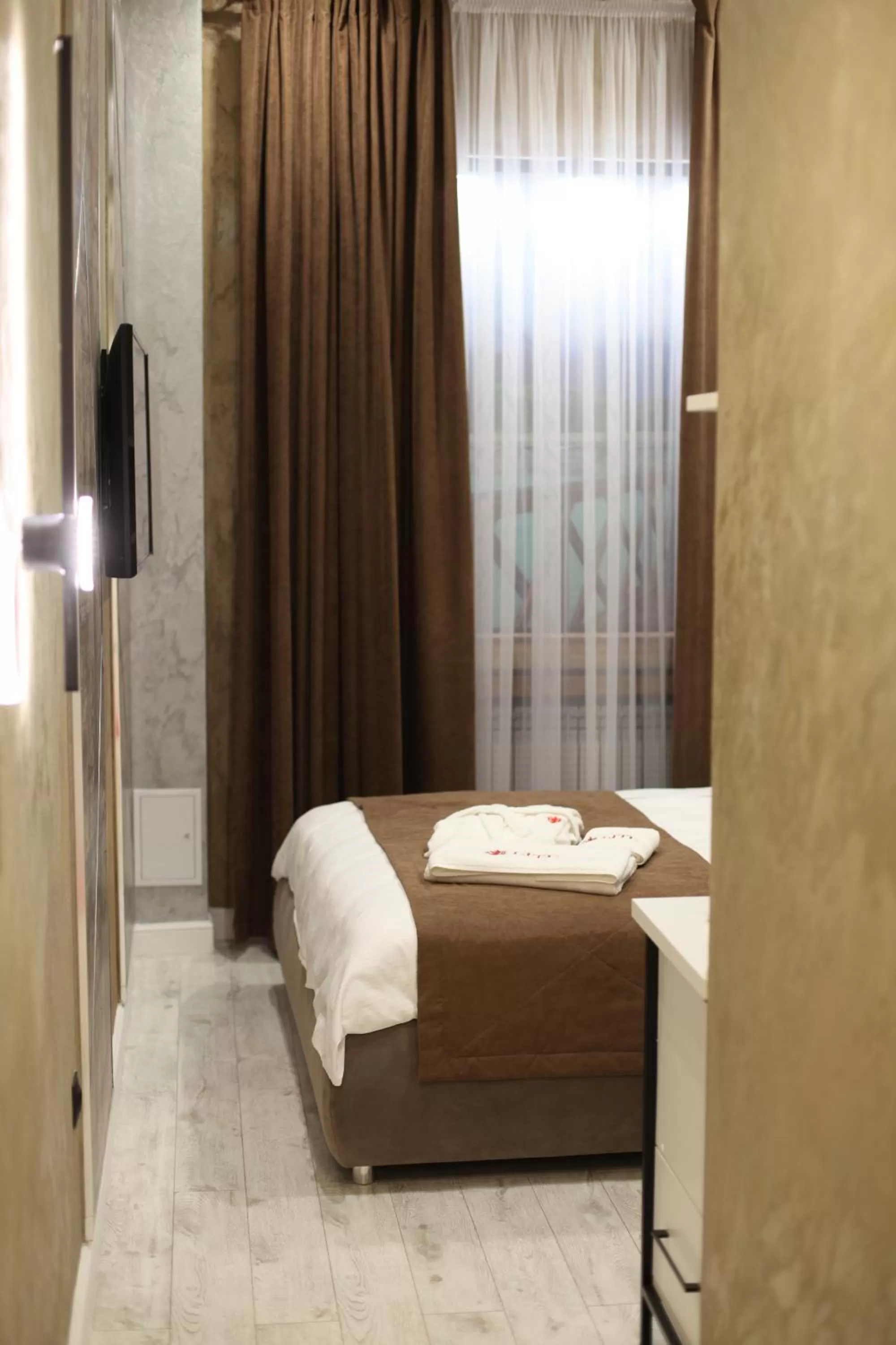 Bed in E-lite& Meatador