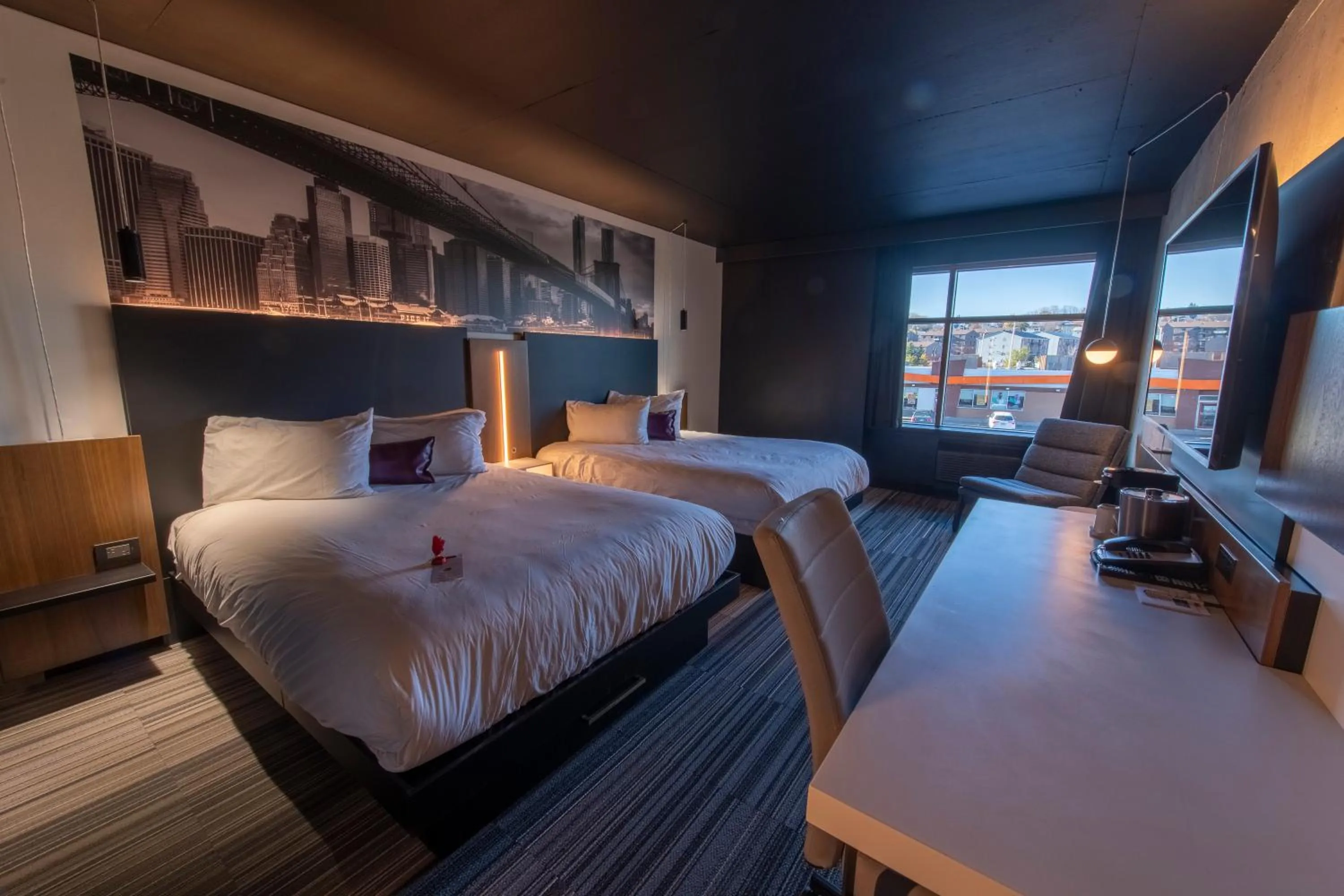 Photo of the whole room, Bed in Grand Times Hotel – Aeroport de Quebec