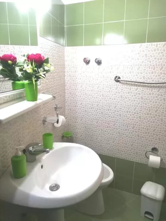 Bathroom in Due Passi Dal Centro