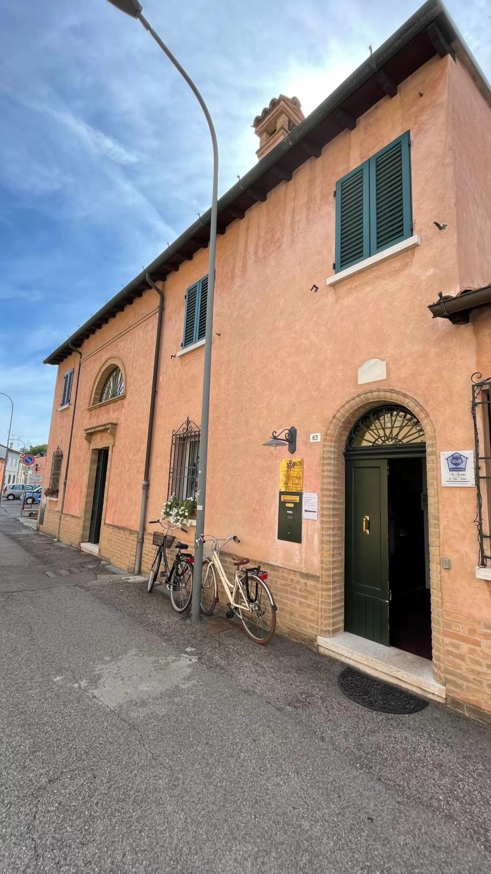 Property building in Ai Giardini di San Vitale