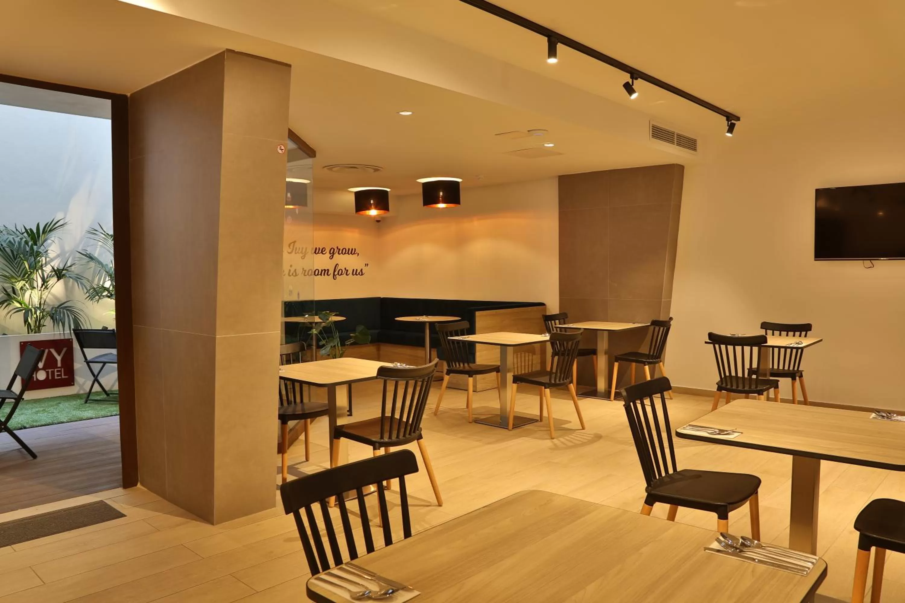 Restaurant/places to eat in Ivy Hotel - Adults Only