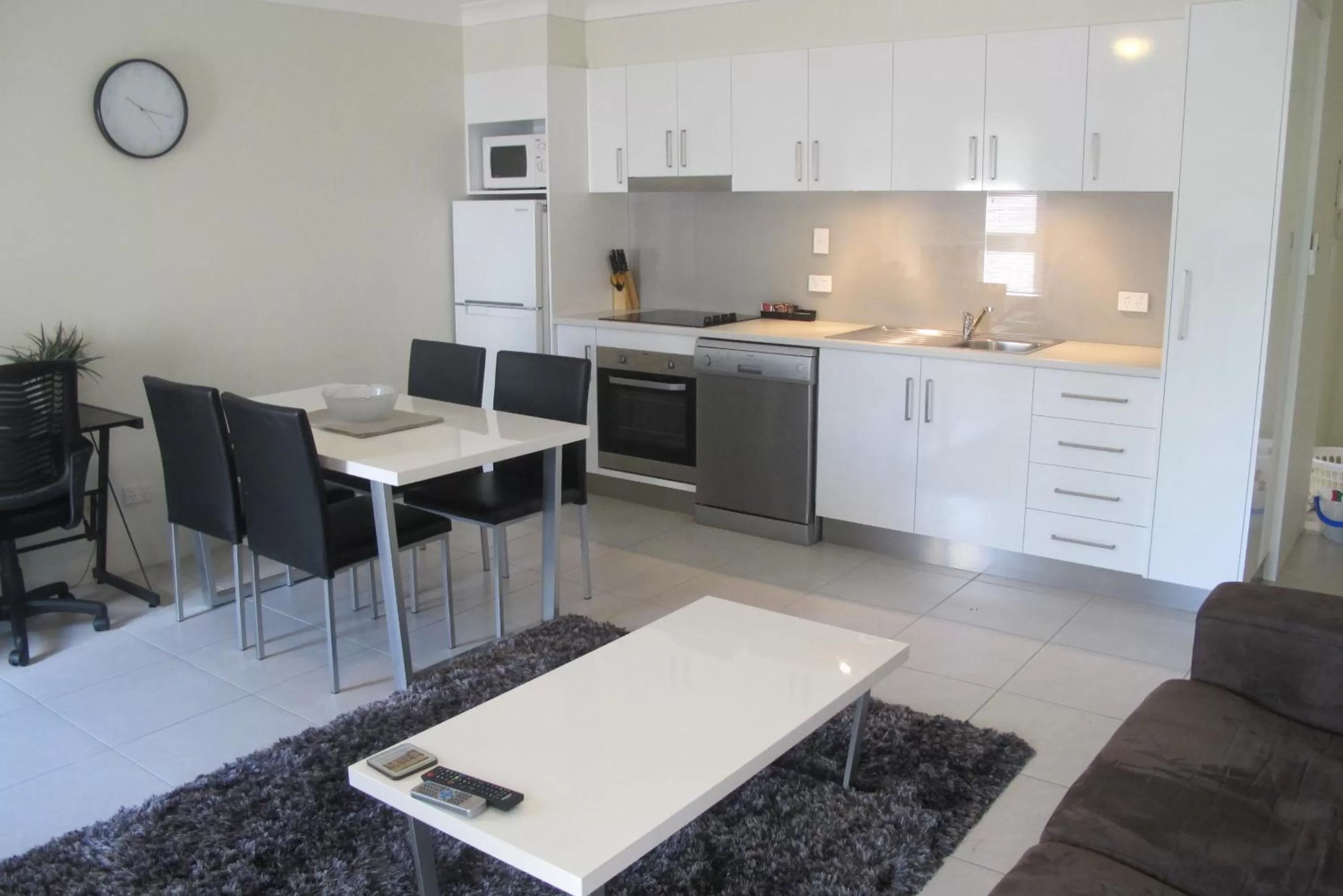 Kitchen or kitchenette in Spring Hill Mews Apartments