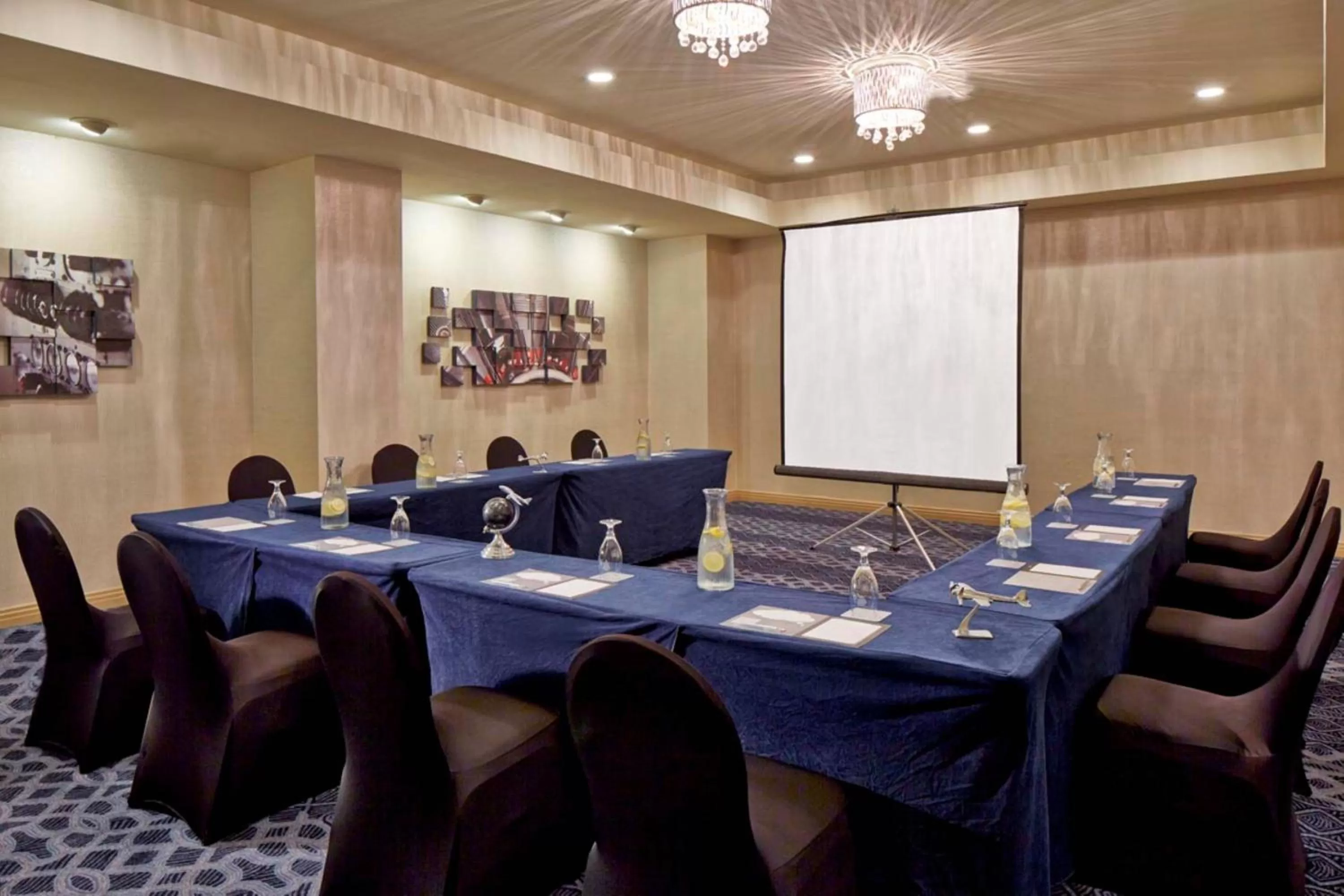 Meeting/conference room in Delta Hotels by Marriott Philadelphia Airport