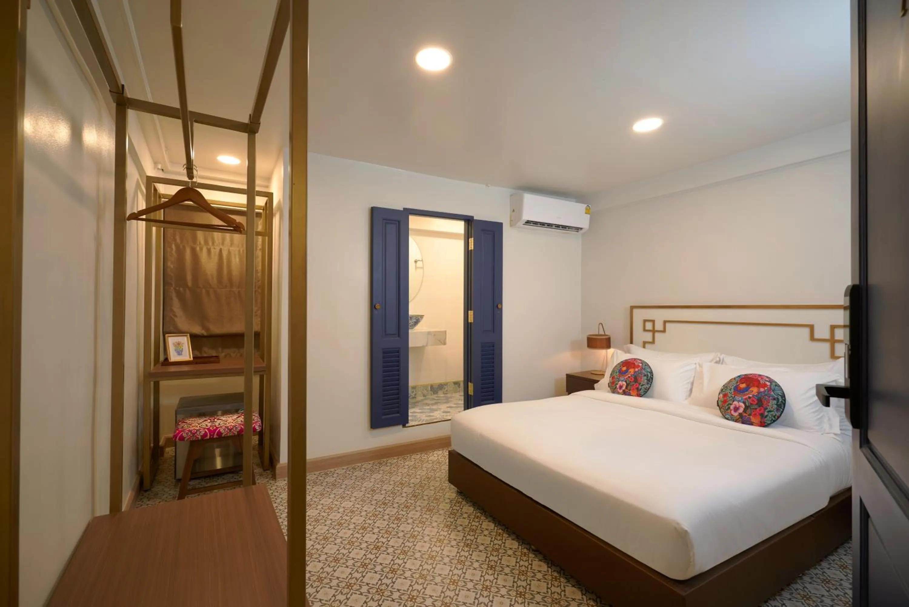 Bed in Sweet's Escape