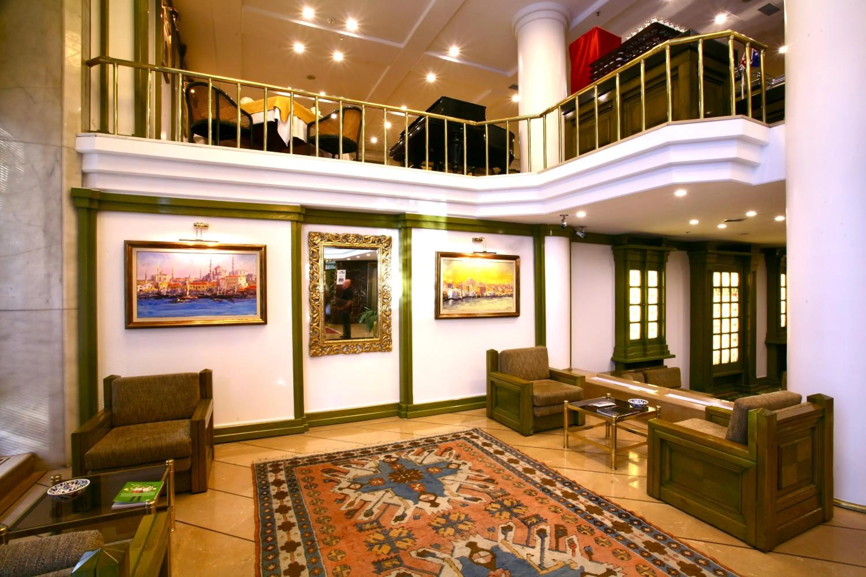 Lobby or reception in Istanbul Royal Hotel