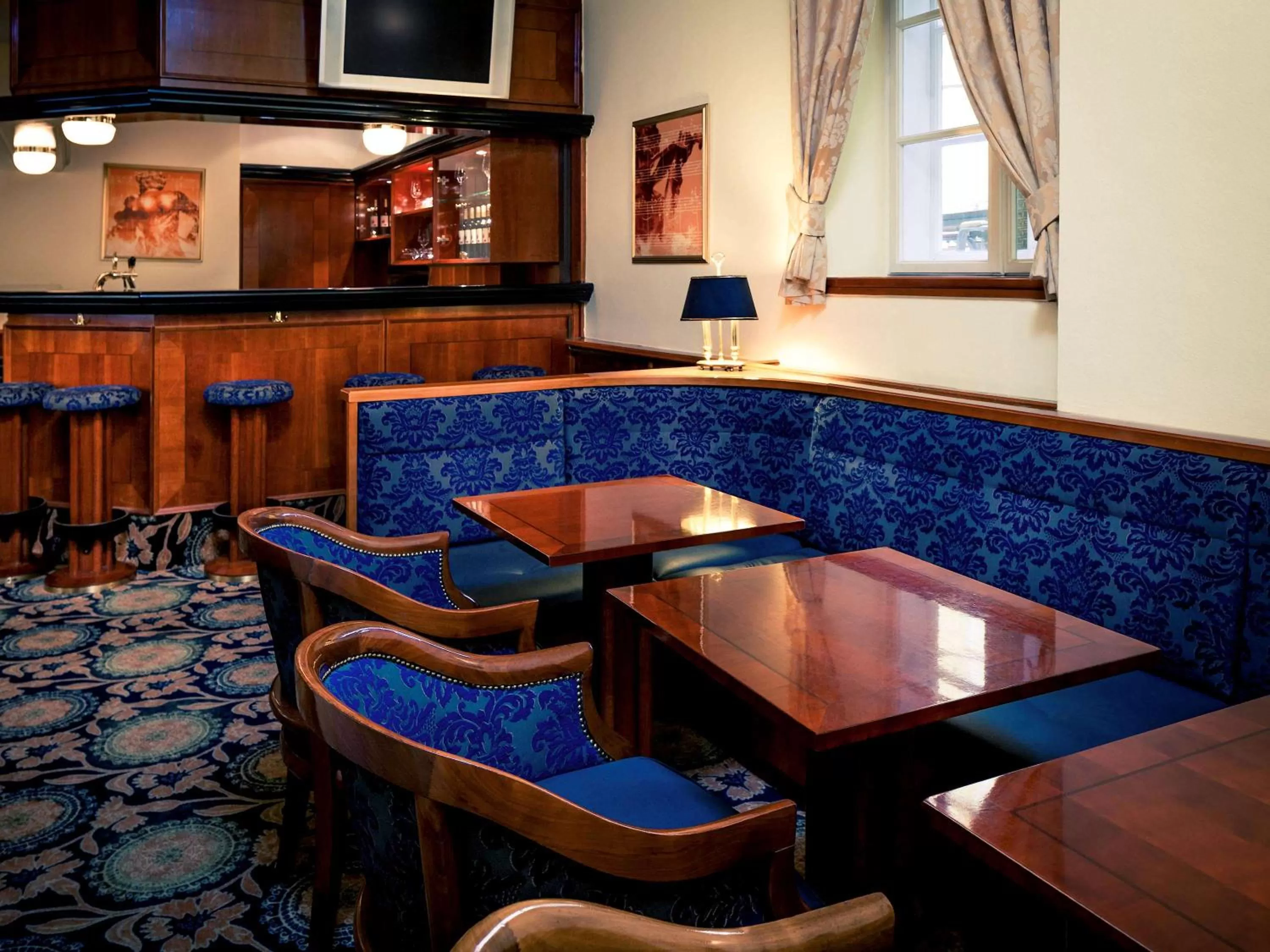 Lounge or bar in Mercure Grand Hotel Biedermeier Wien