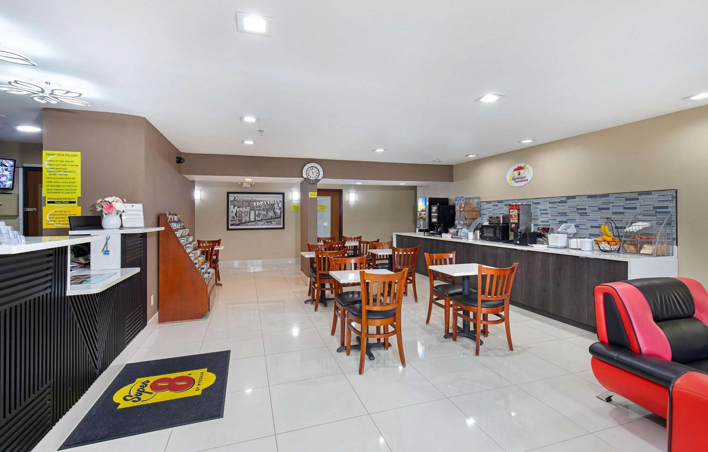 Lobby or reception in Super 8 by Wyndham Eddyville/Kuttawa