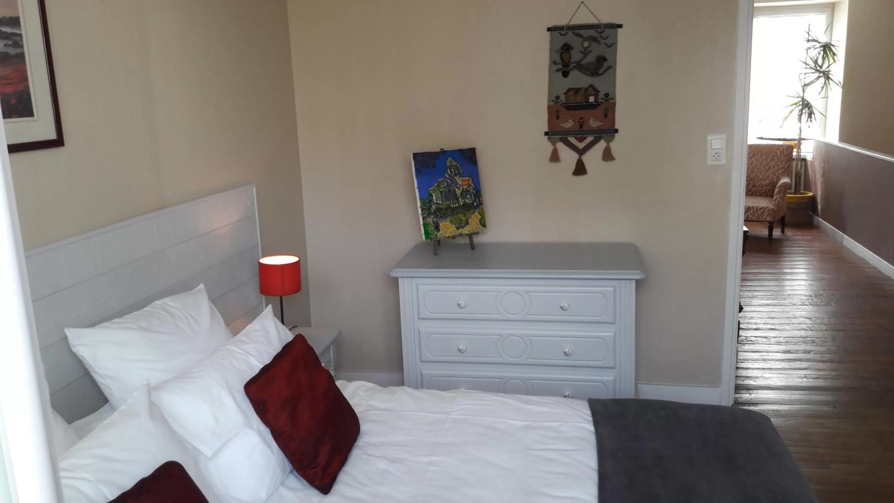 Photo of the whole room, Bed in Ty Lireu