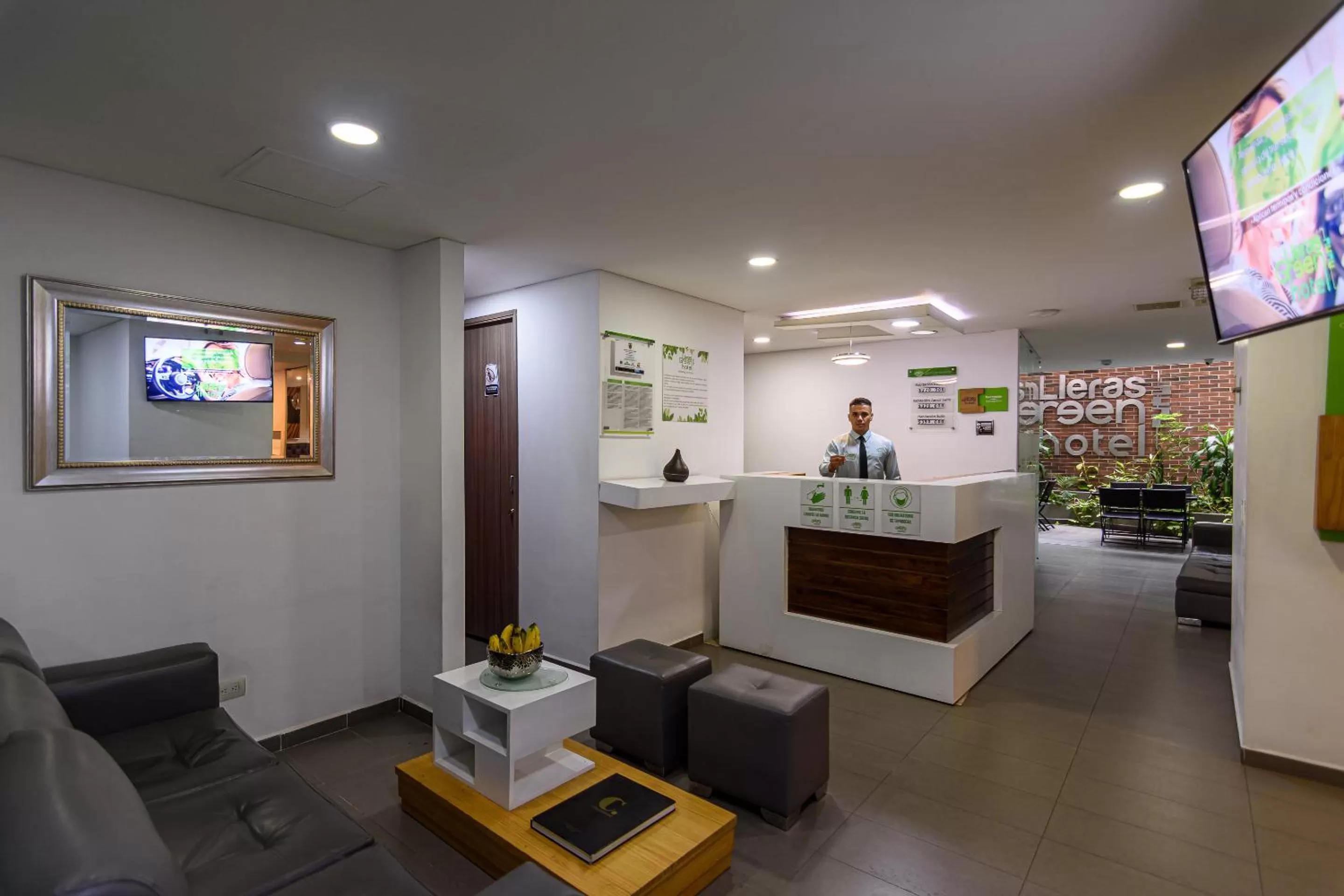 Lobby or reception in Lleras Green Hotel