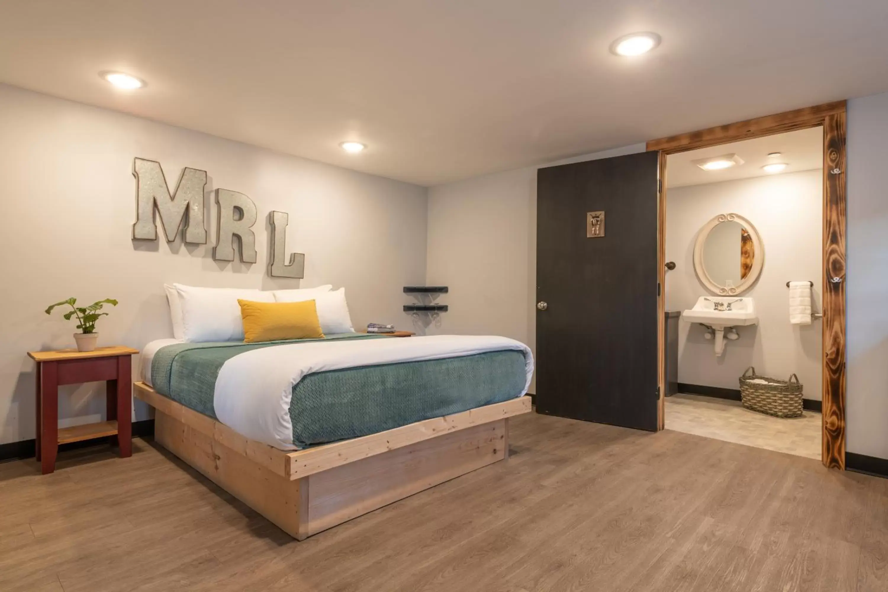 Double Room in Mad River Lodge Double Room in Mad River Lodge