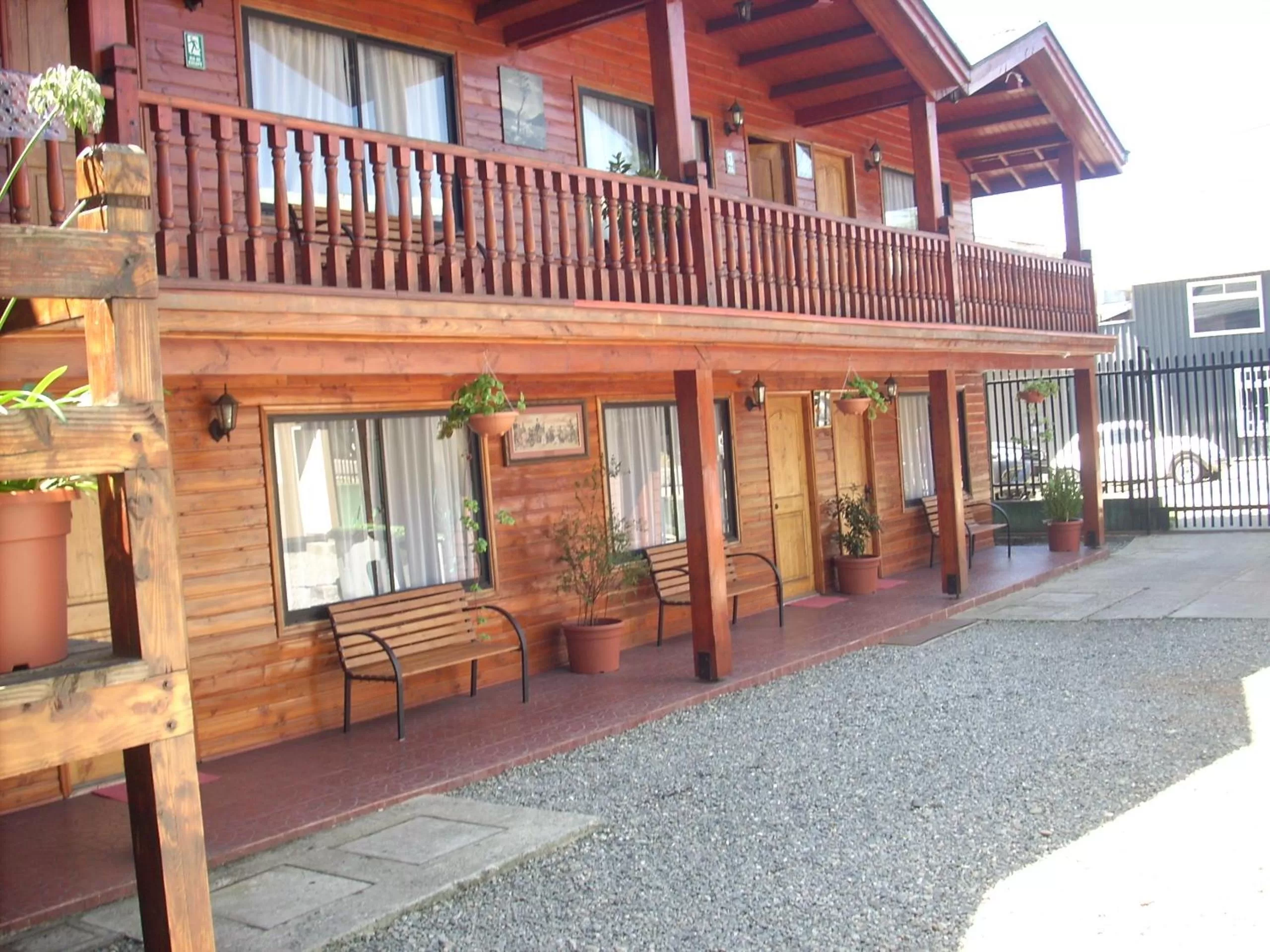 Property building in Apart-Hotel Colonia-Königsberg UBICADO COSTADO TERMINAL BUSES, RÍO CALLE CALLE CARABINEROS DEPARTAMENTOS COMPLETOS CON AIRE ACONDICIONADO Y ESTACIONAMIENTO