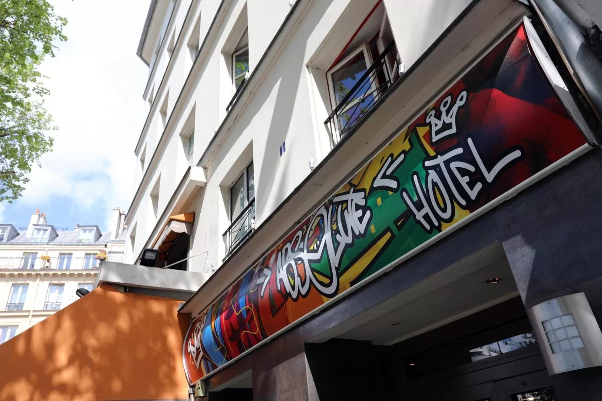 Logo/Certificate/Sign in Absolute Hotel Paris République