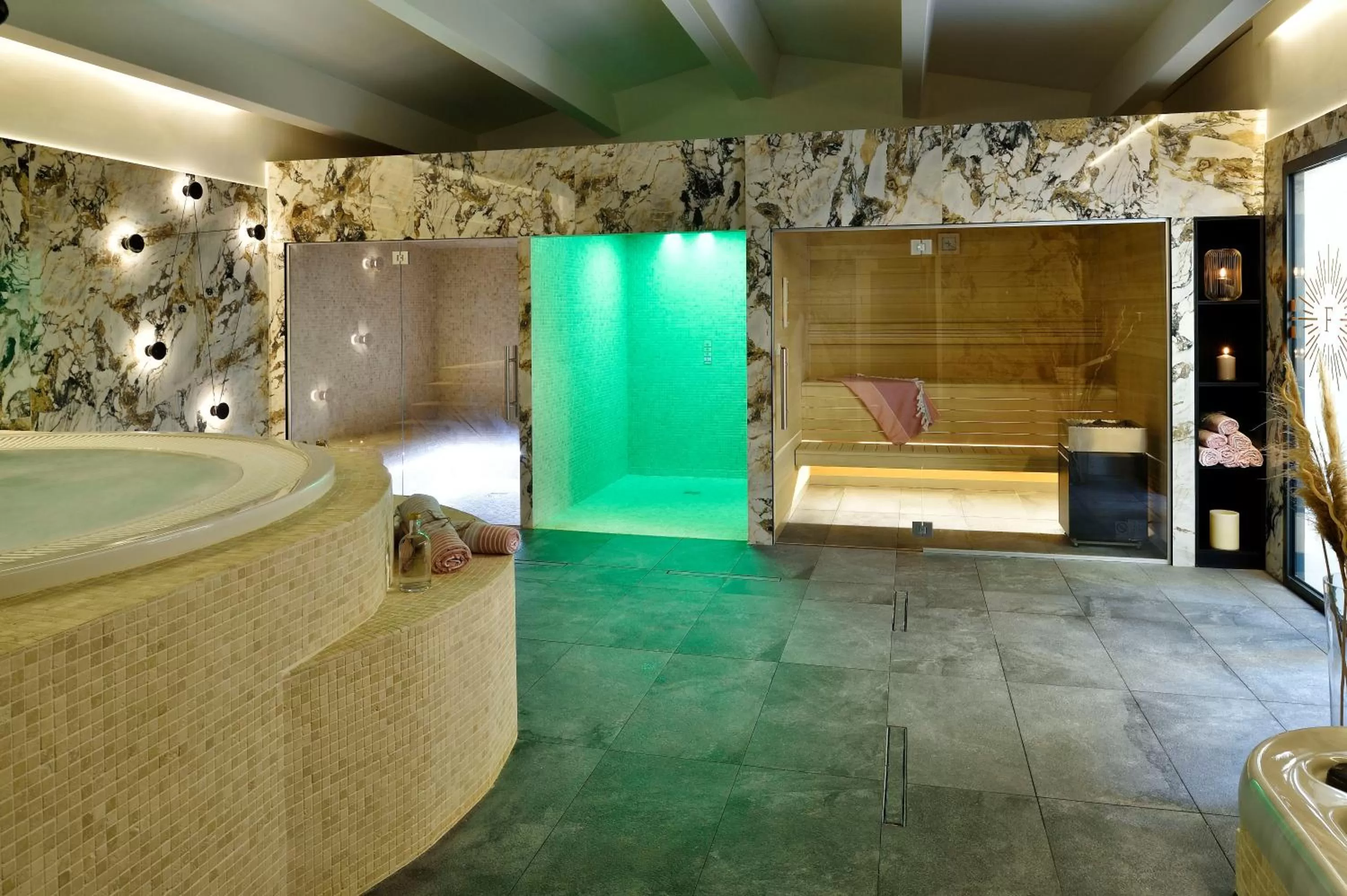 Spa and wellness centre/facilities in Hôtel Fesch & Spa