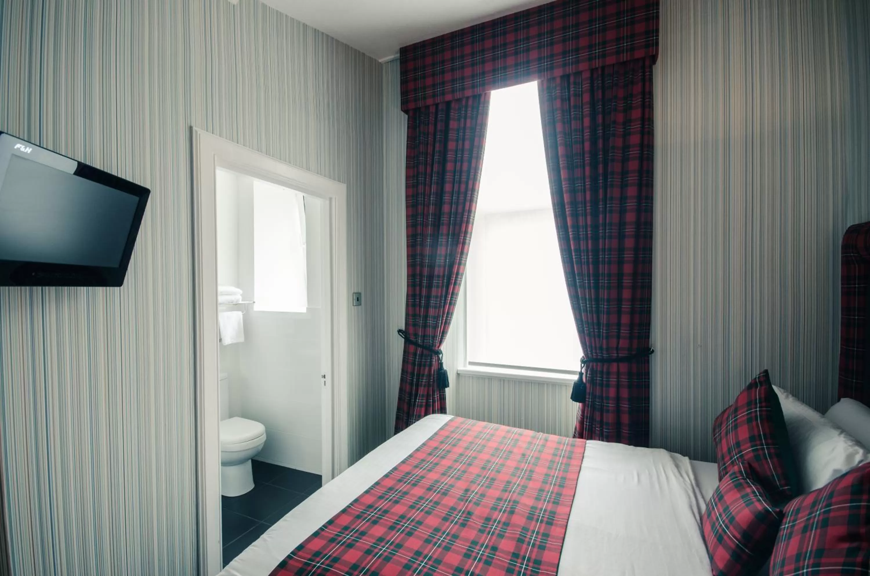 Bedroom, Bed in Argyll Hotel