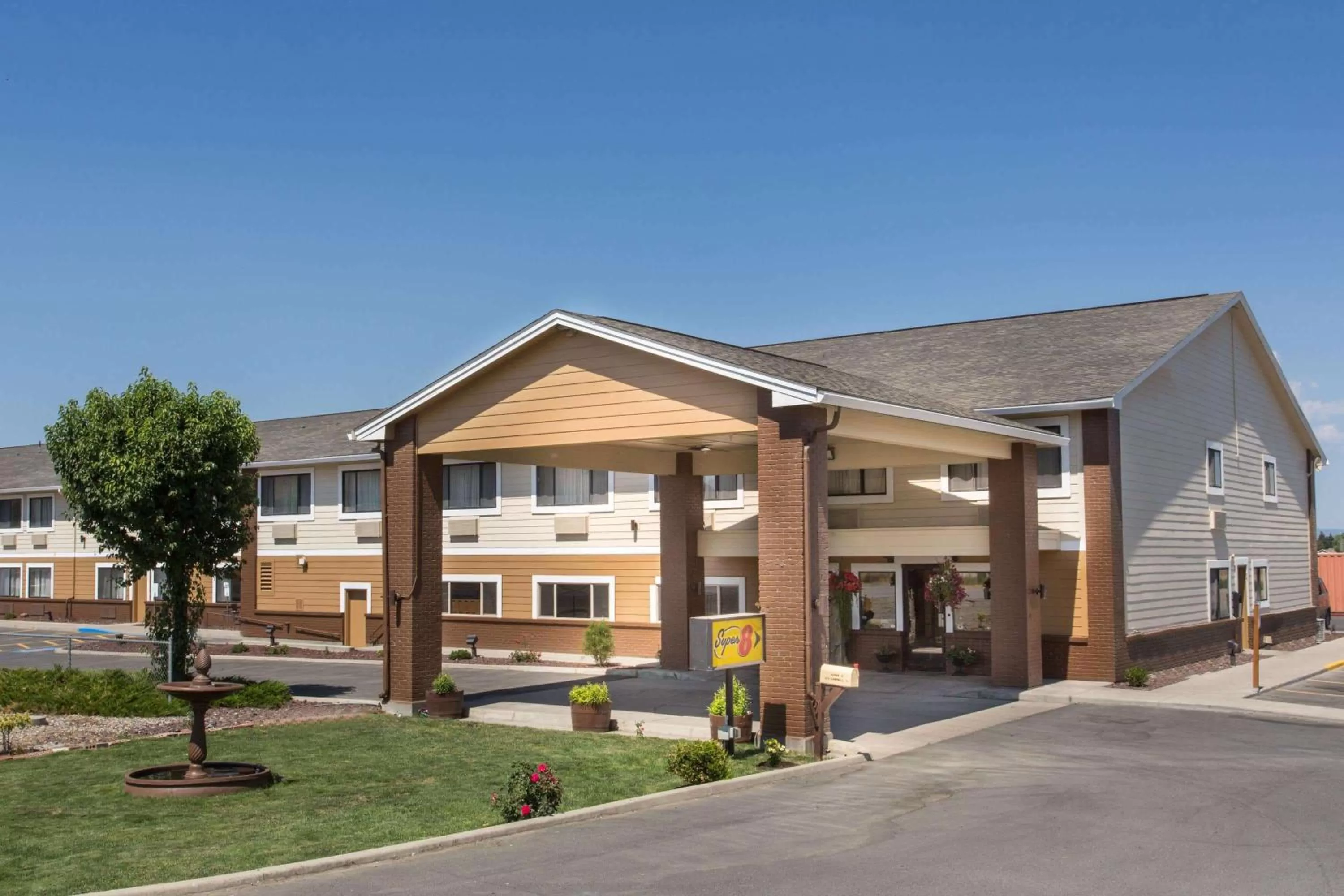 Super 8 by Wyndham Baker City