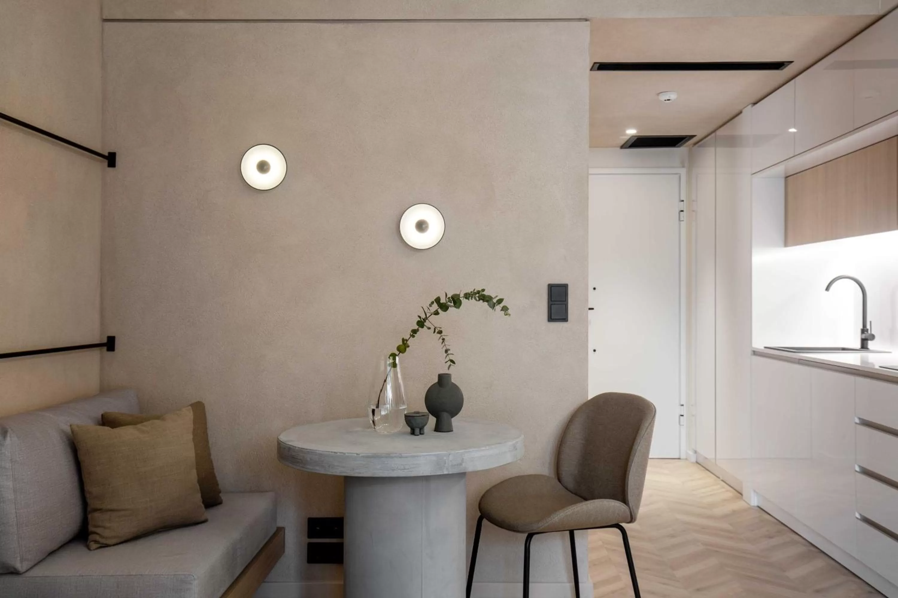 Seating area in The Newel Psychiko