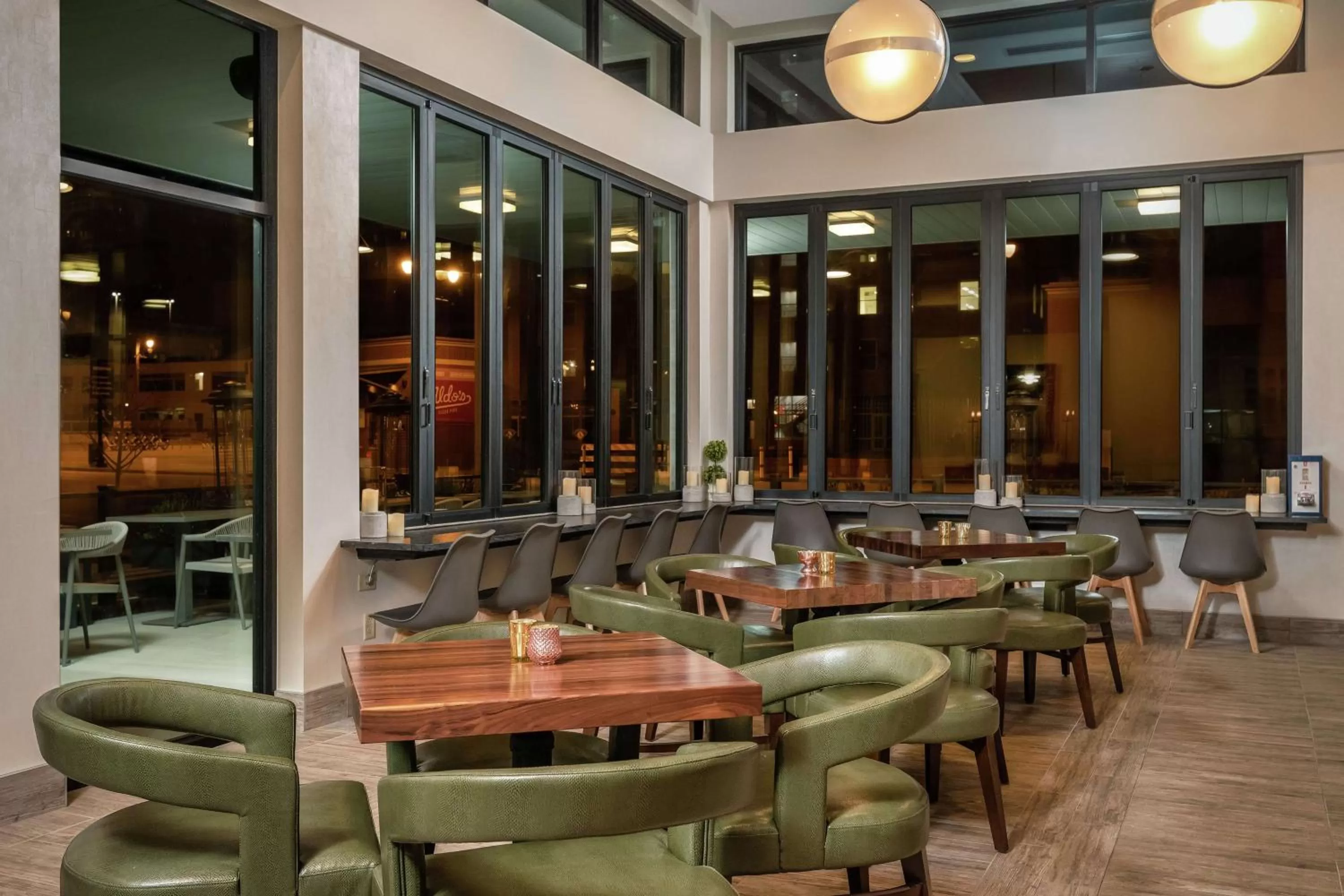 Restaurant/places to eat in Hilton Garden Inn Memphis Downtown Beale Street