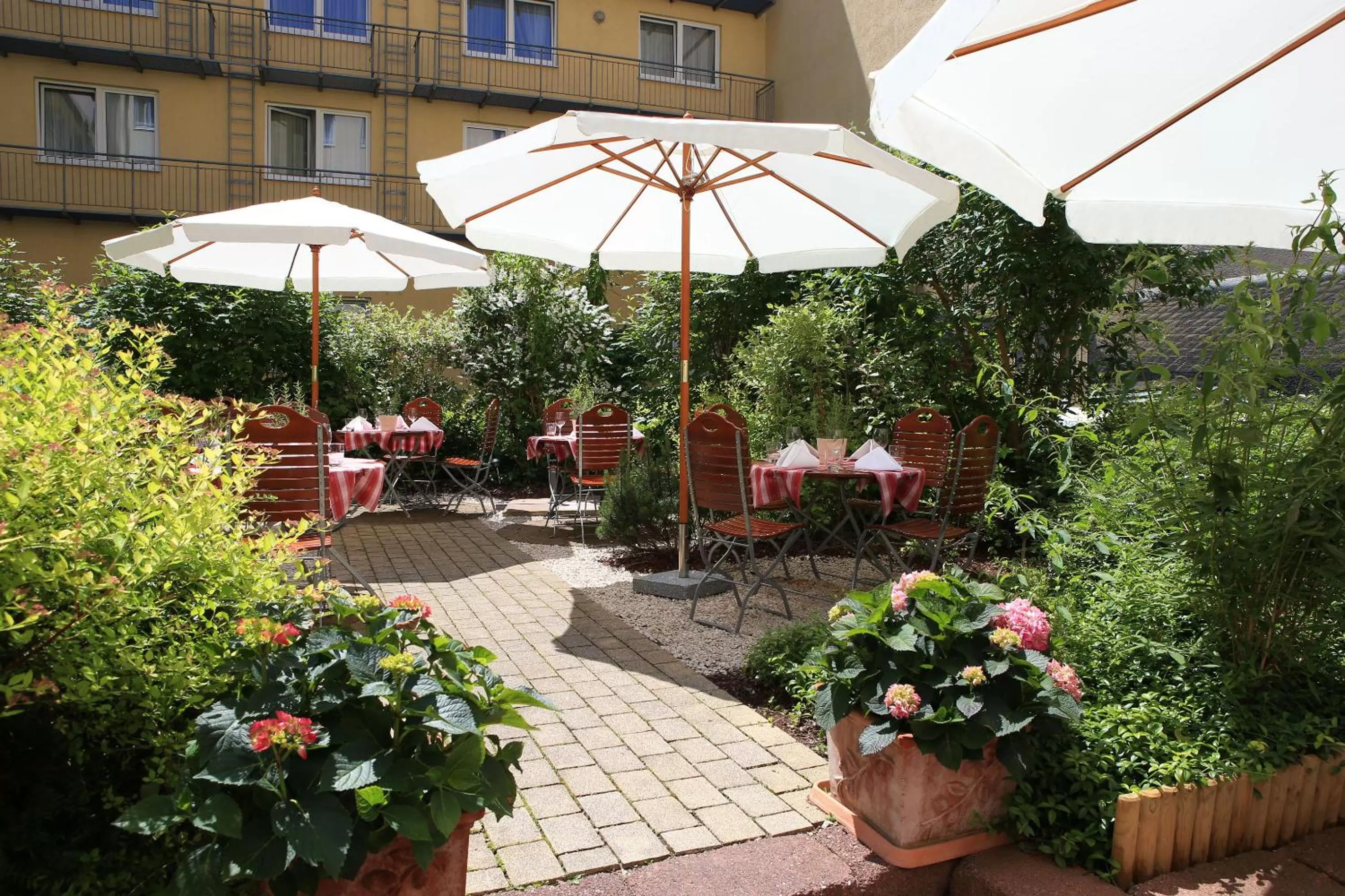 Patio in Hotel München City Center affiliated by Meliá