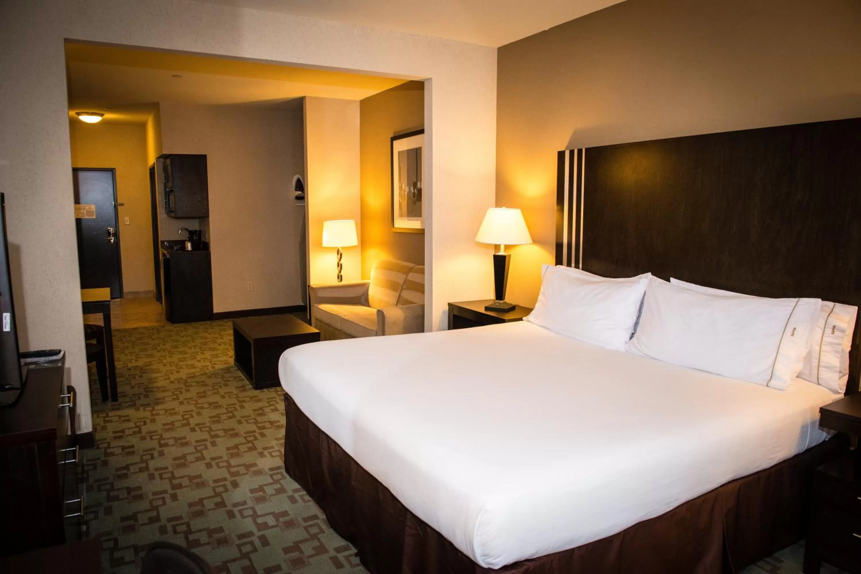 Photo of the whole room, Bed in Holiday Inn Express Hotel & Suites Houston NW Beltway 8-West Road by IHG
