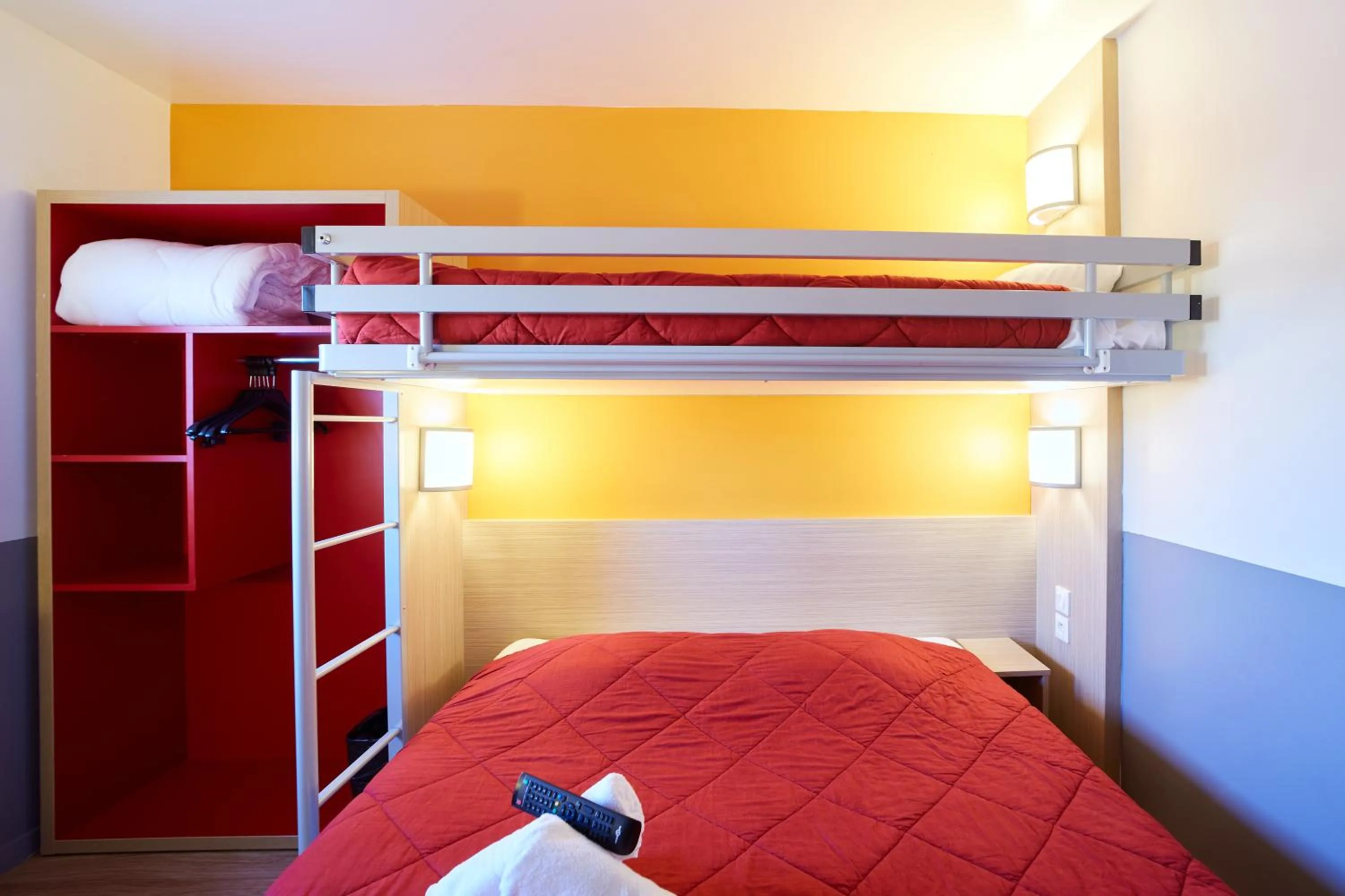 bunk bed, Bed in Première Classe Amiens