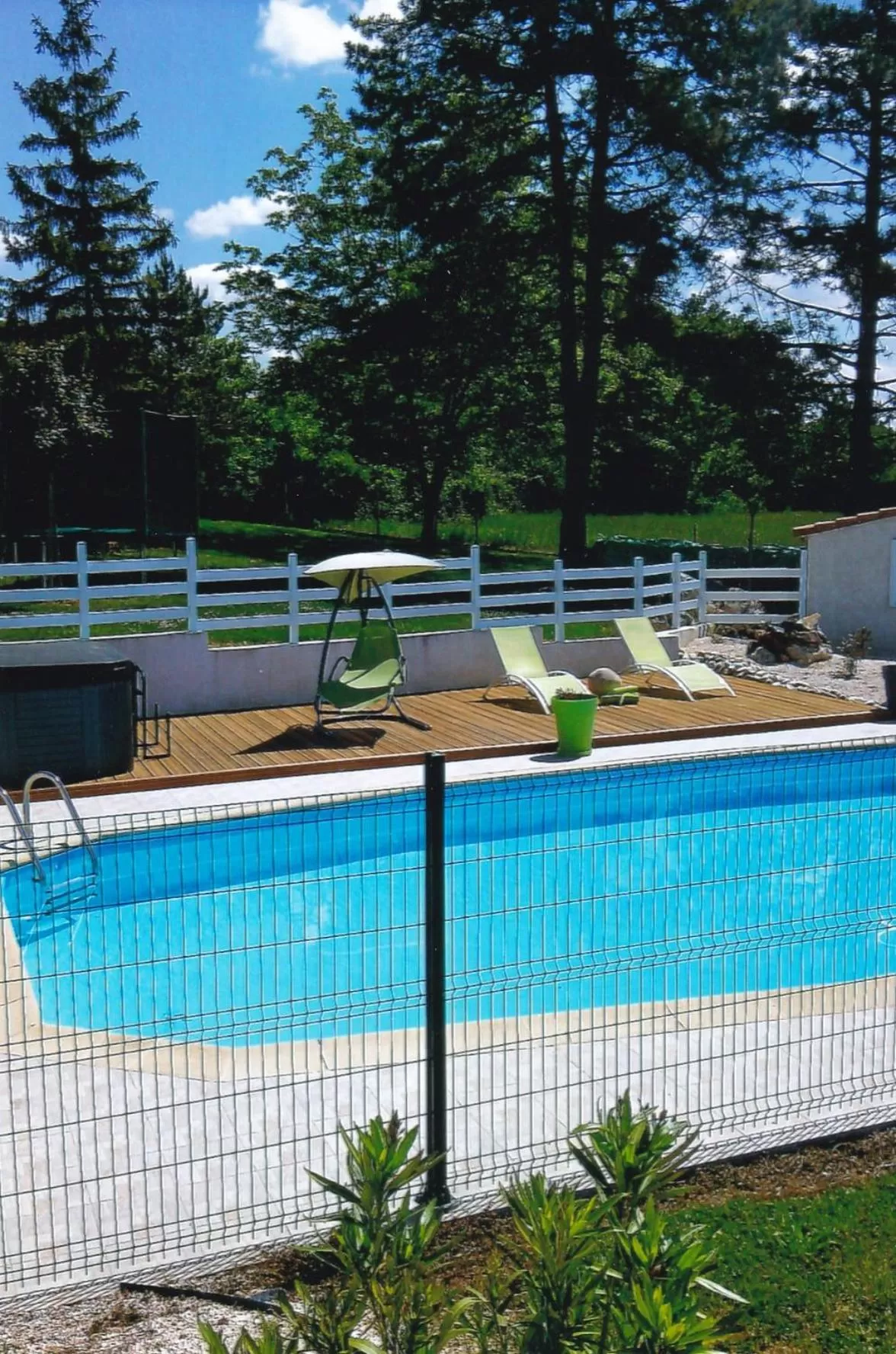 Swimming pool in chambre d'hotes a nérac