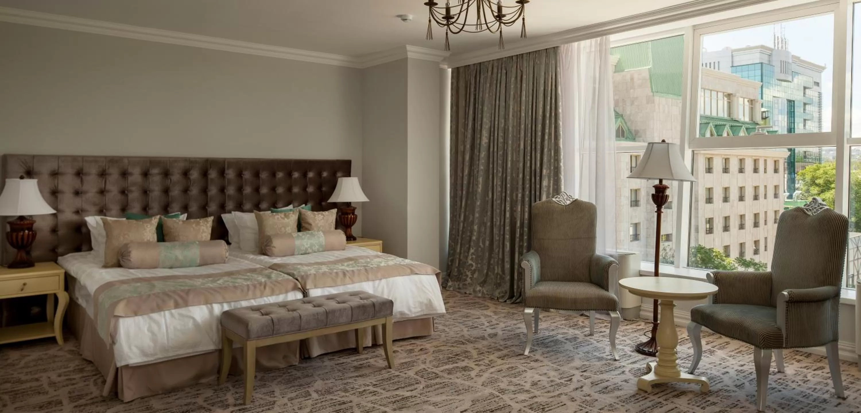 Bathroom, Bed in Bristol Central Park Hotel