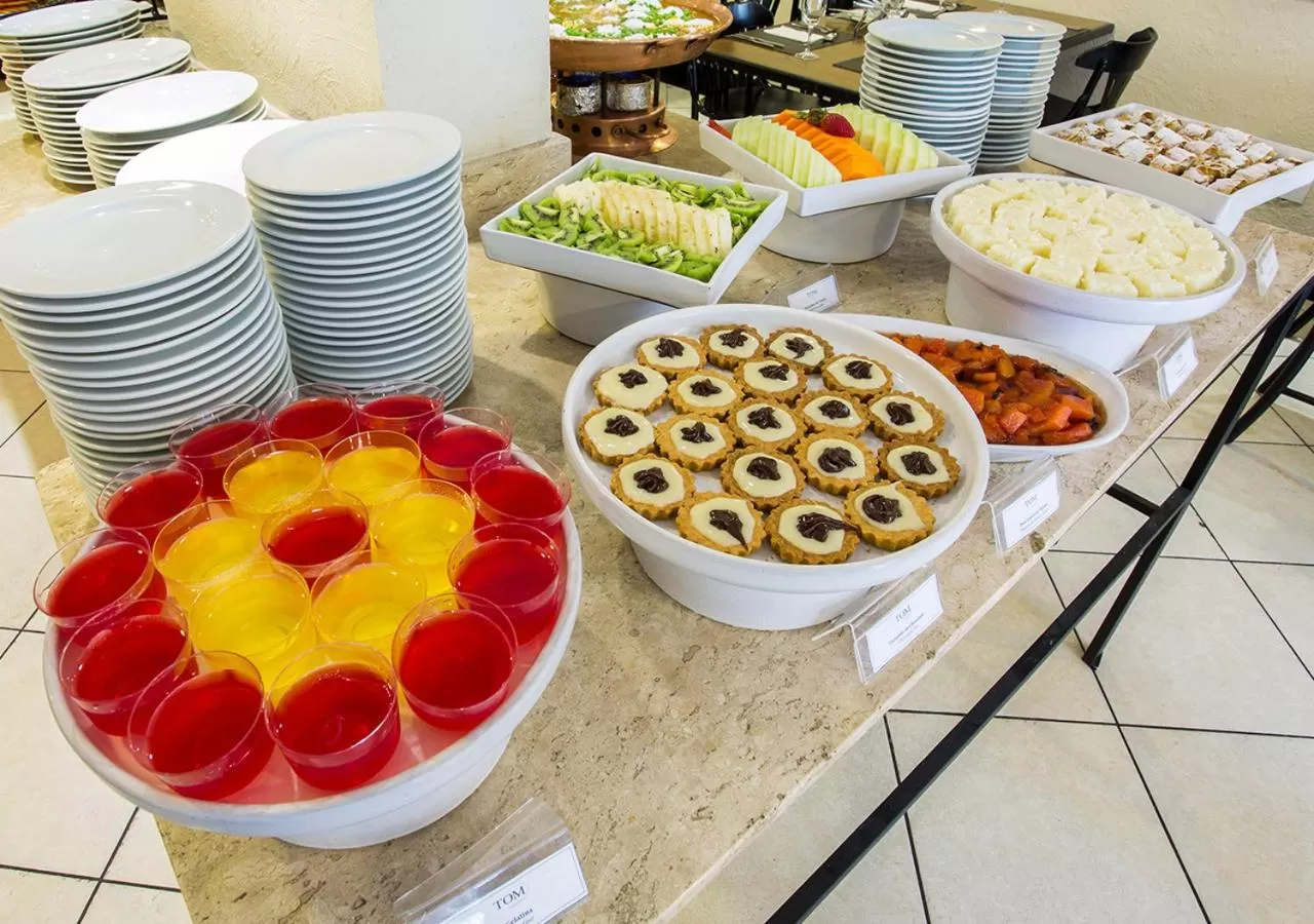 Meals in Estanplaza Nações Unidas