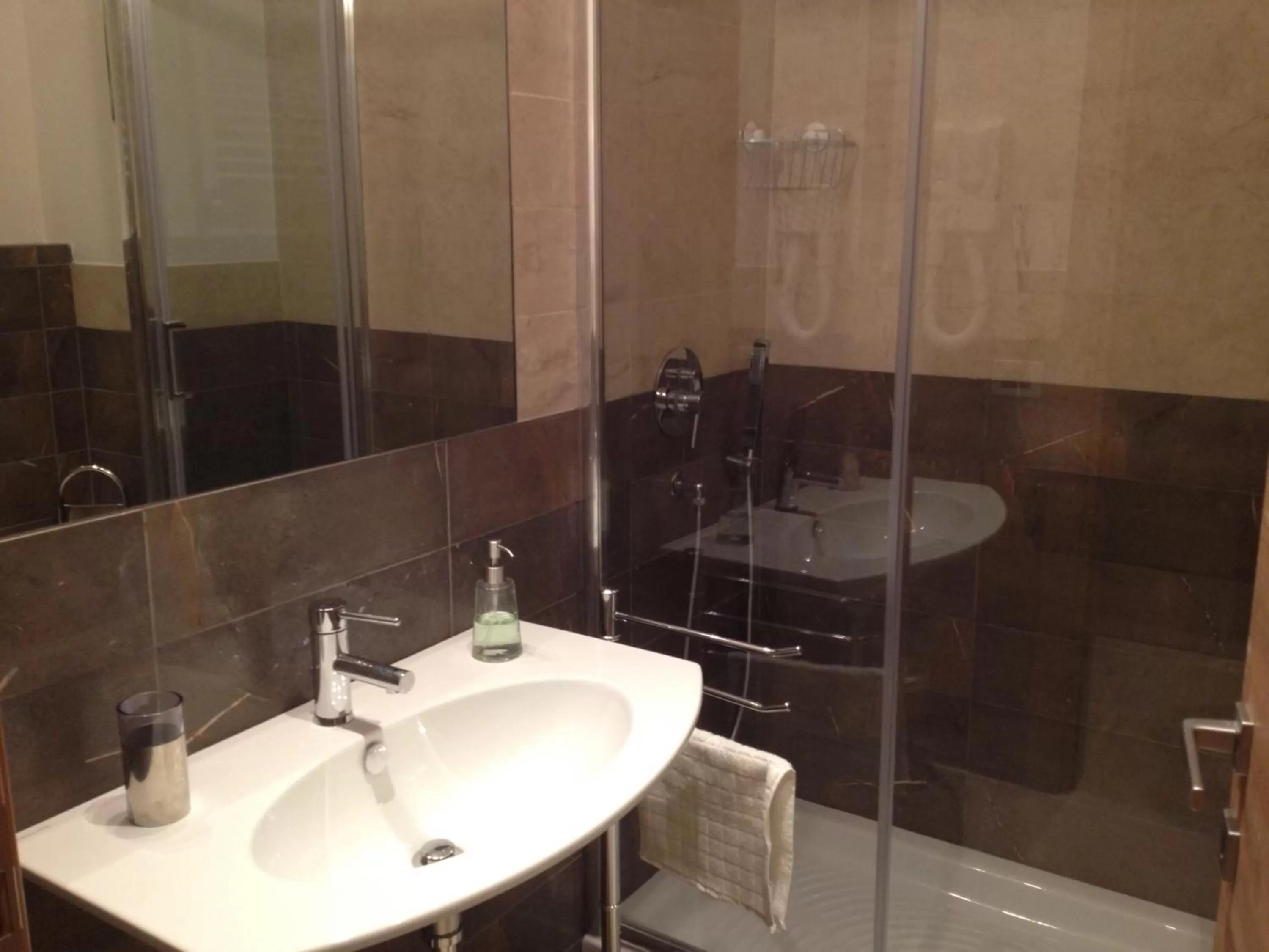 Bathroom in Trastevere's Friends