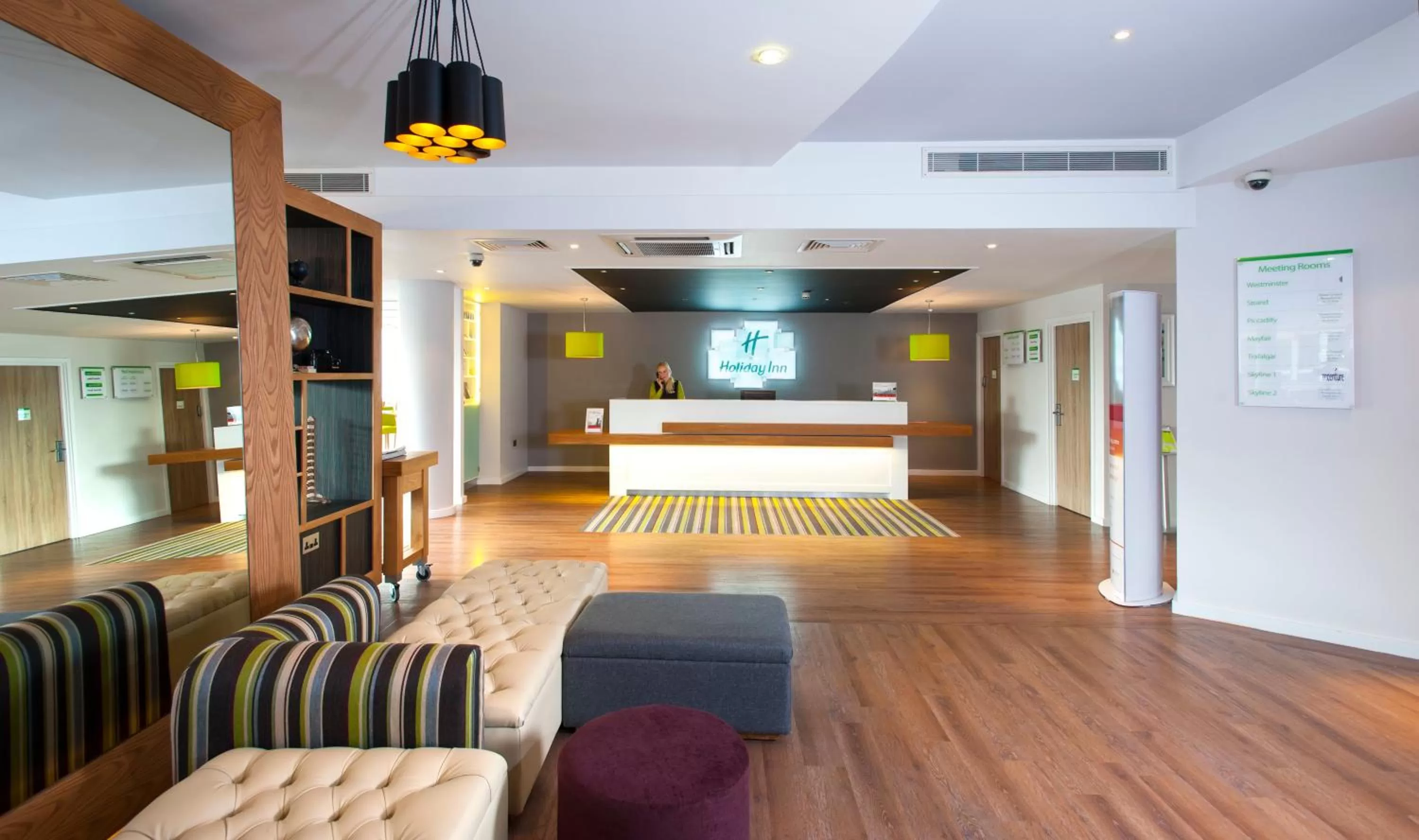 Property building, Bed in Holiday Inn London West by IHG