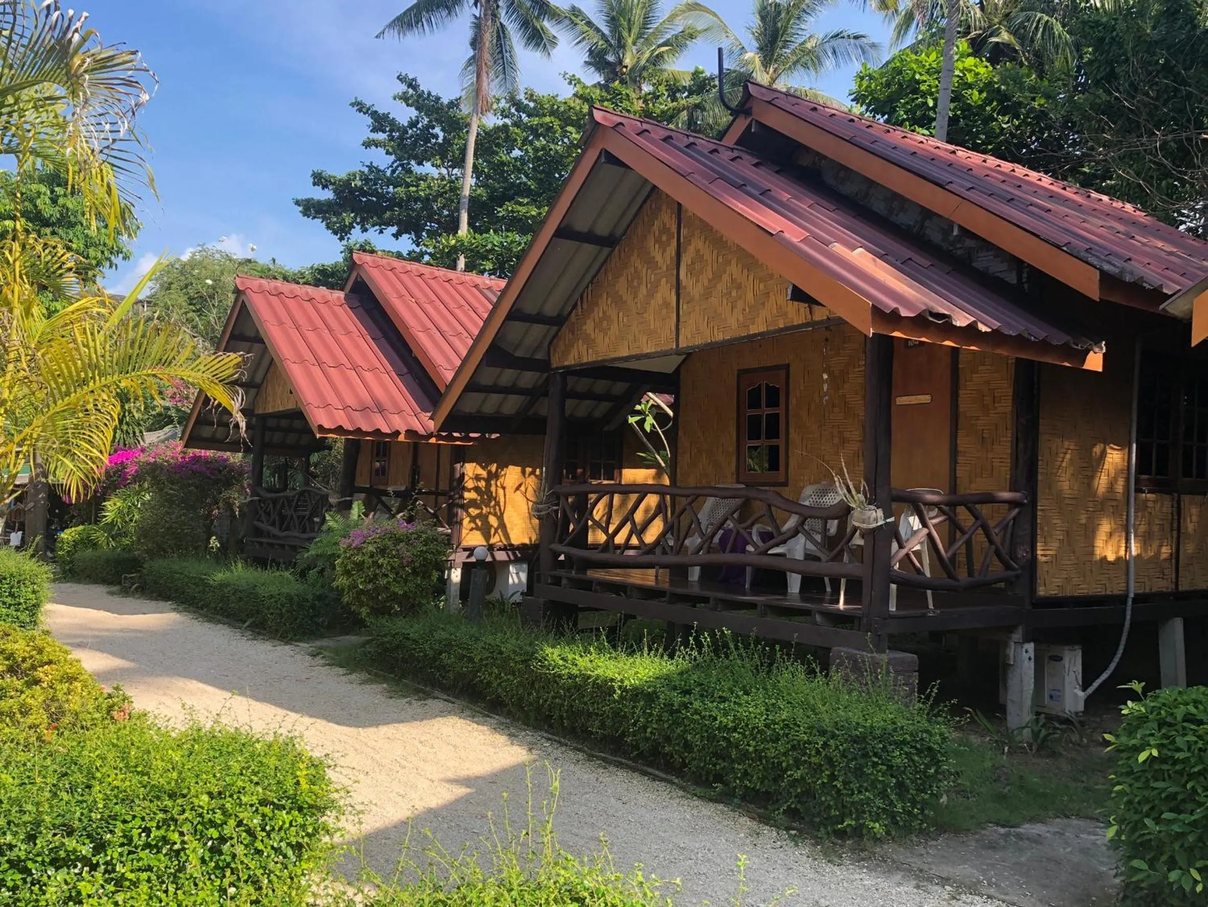 Moonwalk Lanta Resort