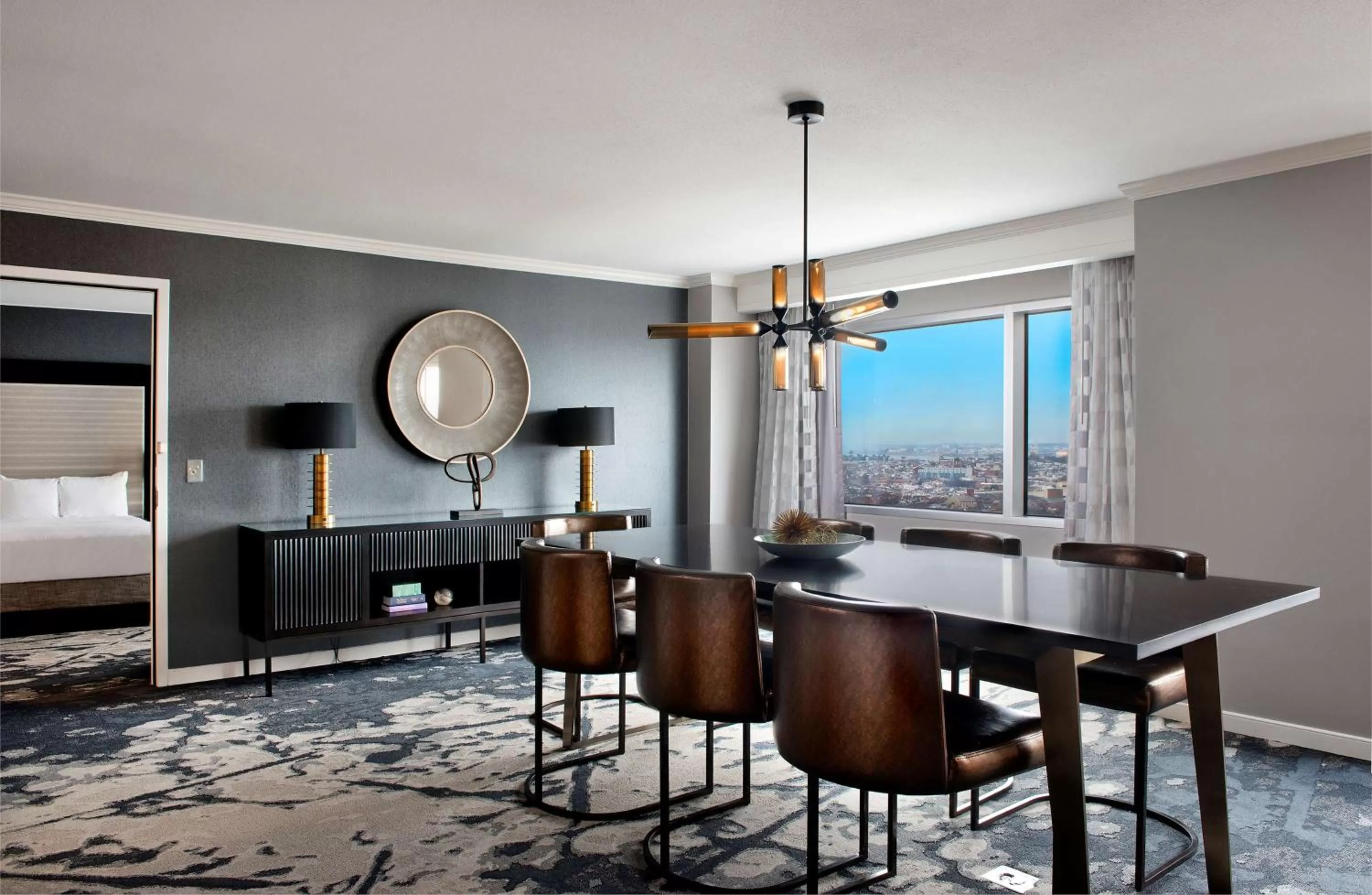 Living room, Bed in Hilton Baltimore Inner Harbor