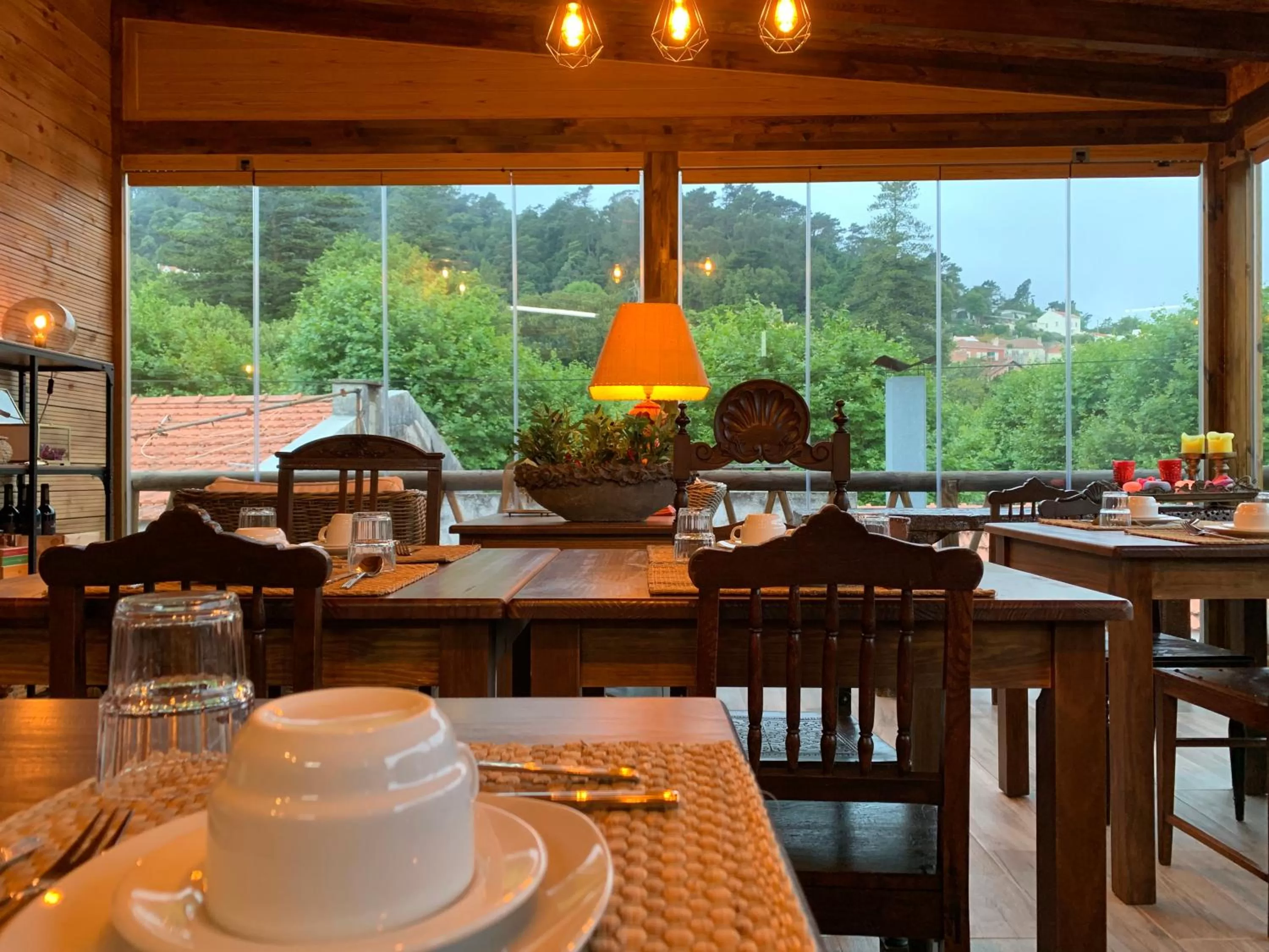 Restaurant/places to eat in Storytellers Villas