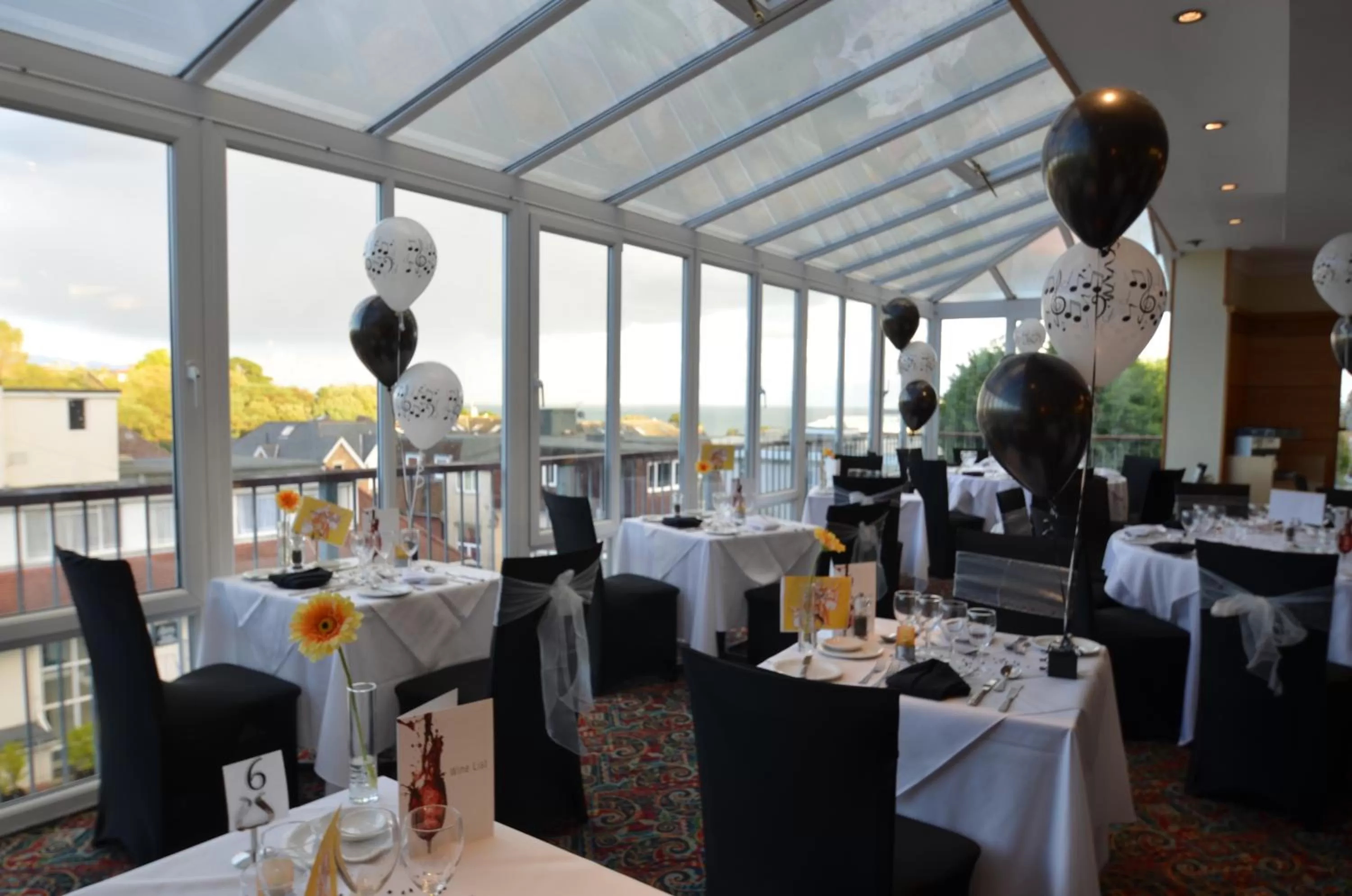 Restaurant/places to eat in The Riviera Hotel & Apartments - Alum Chine