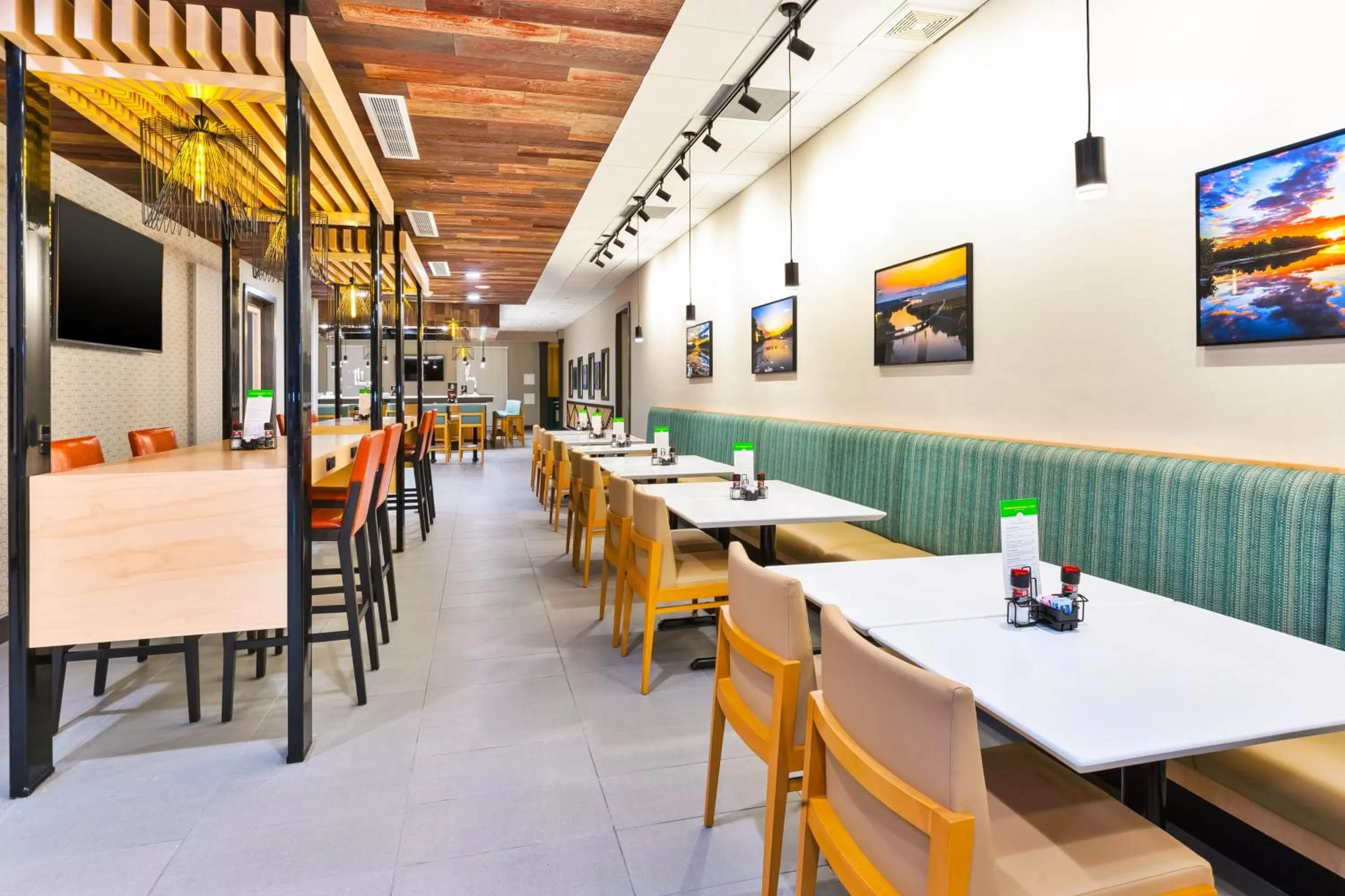 Restaurant/places to eat in Holiday Inn & Suites - Toledo Southwest - Perrysburg by IHG