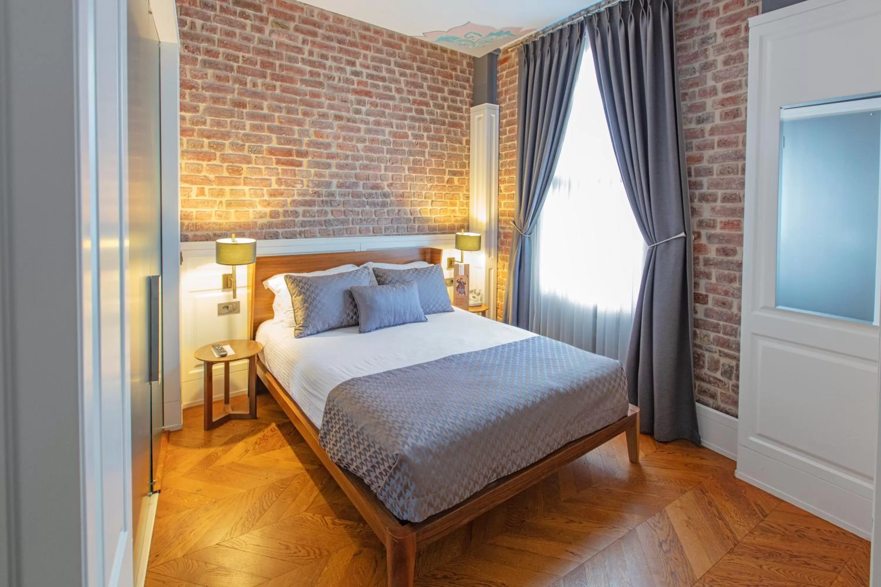 Photo of the whole room, Bed in Hotel Miniature - Ottoman Mansion