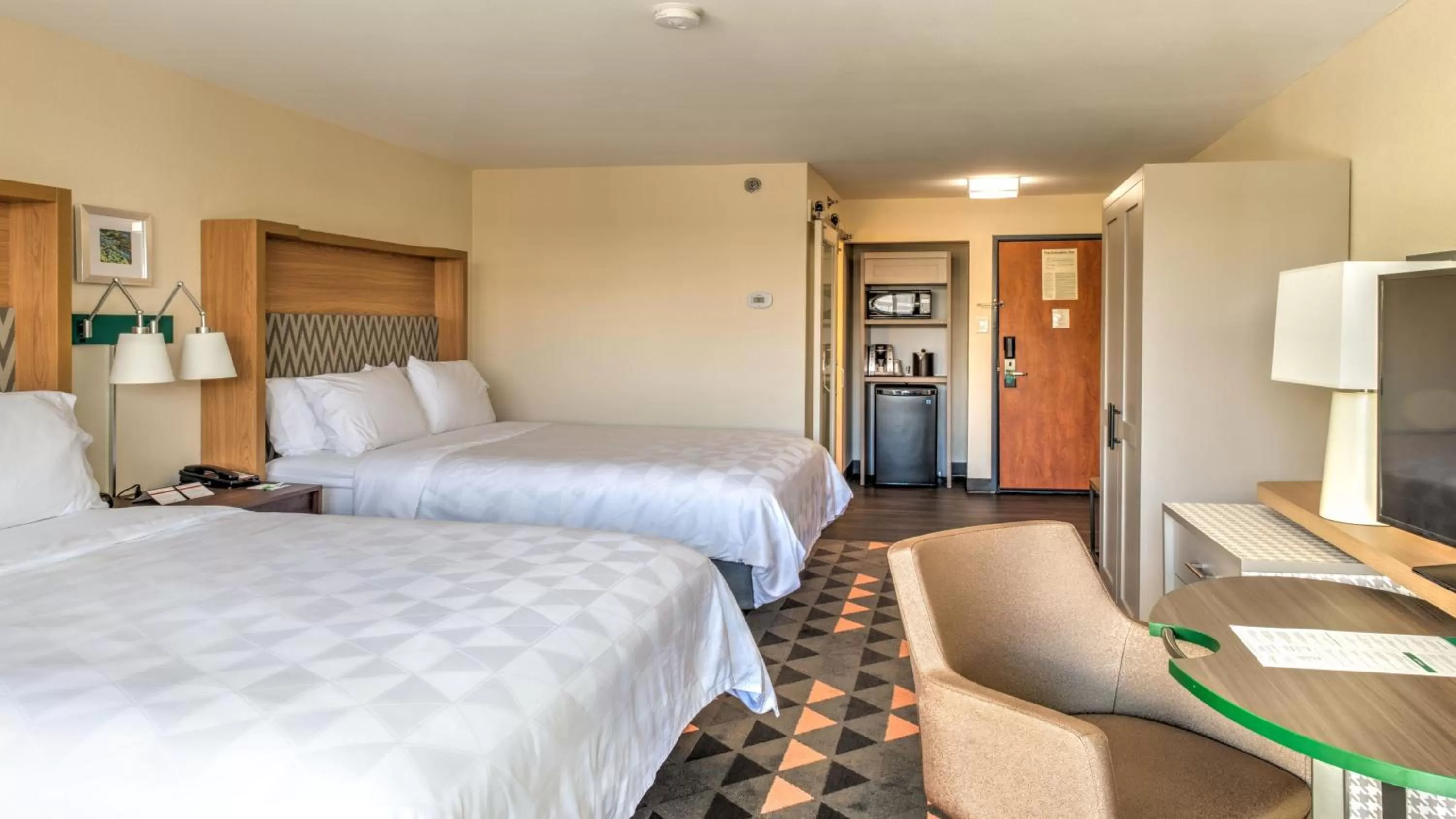 Photo of the whole room, Bed in Holiday Inn Phoenix-Mesa Chandler by IHG