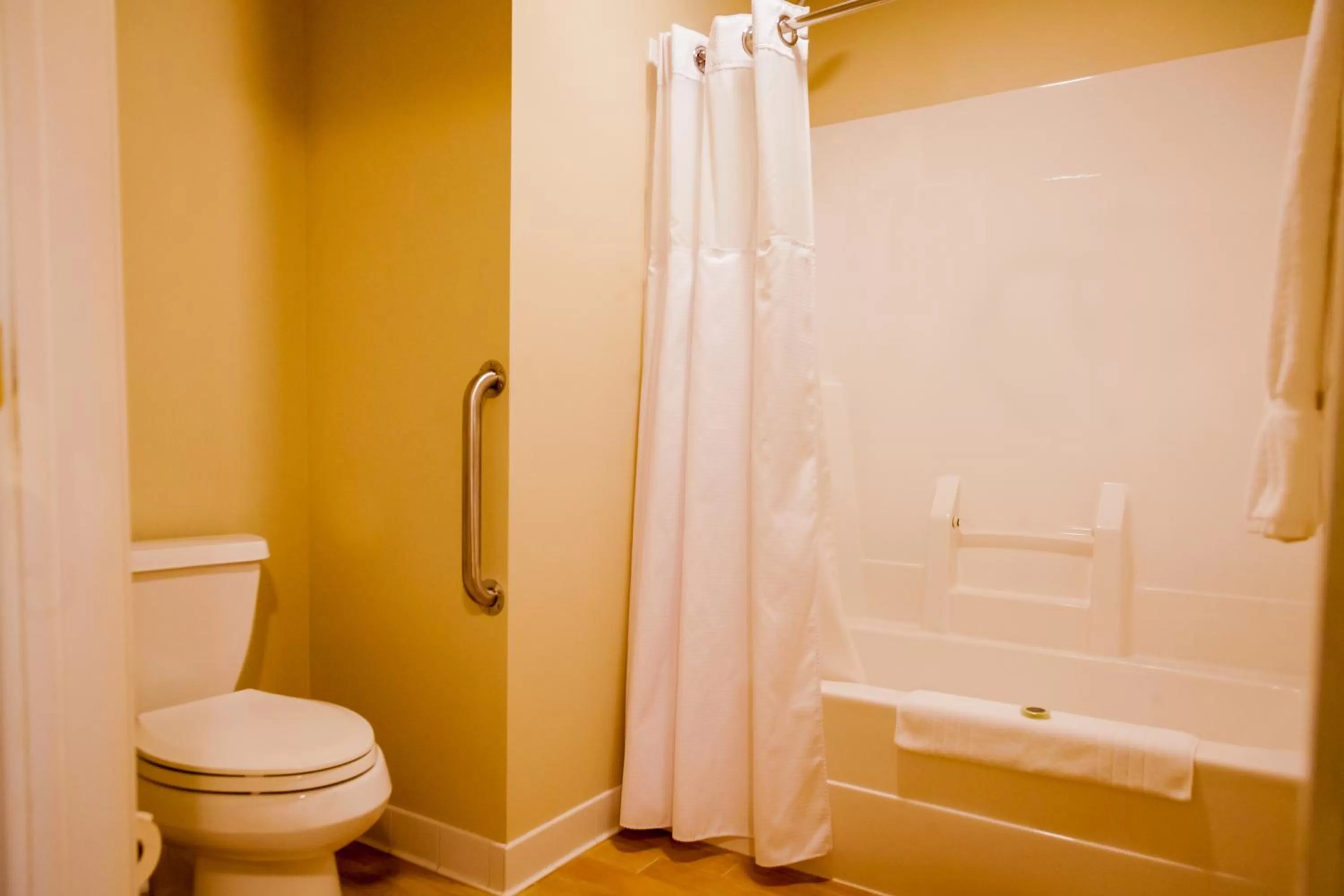 Bathroom in The Oakwood Inn