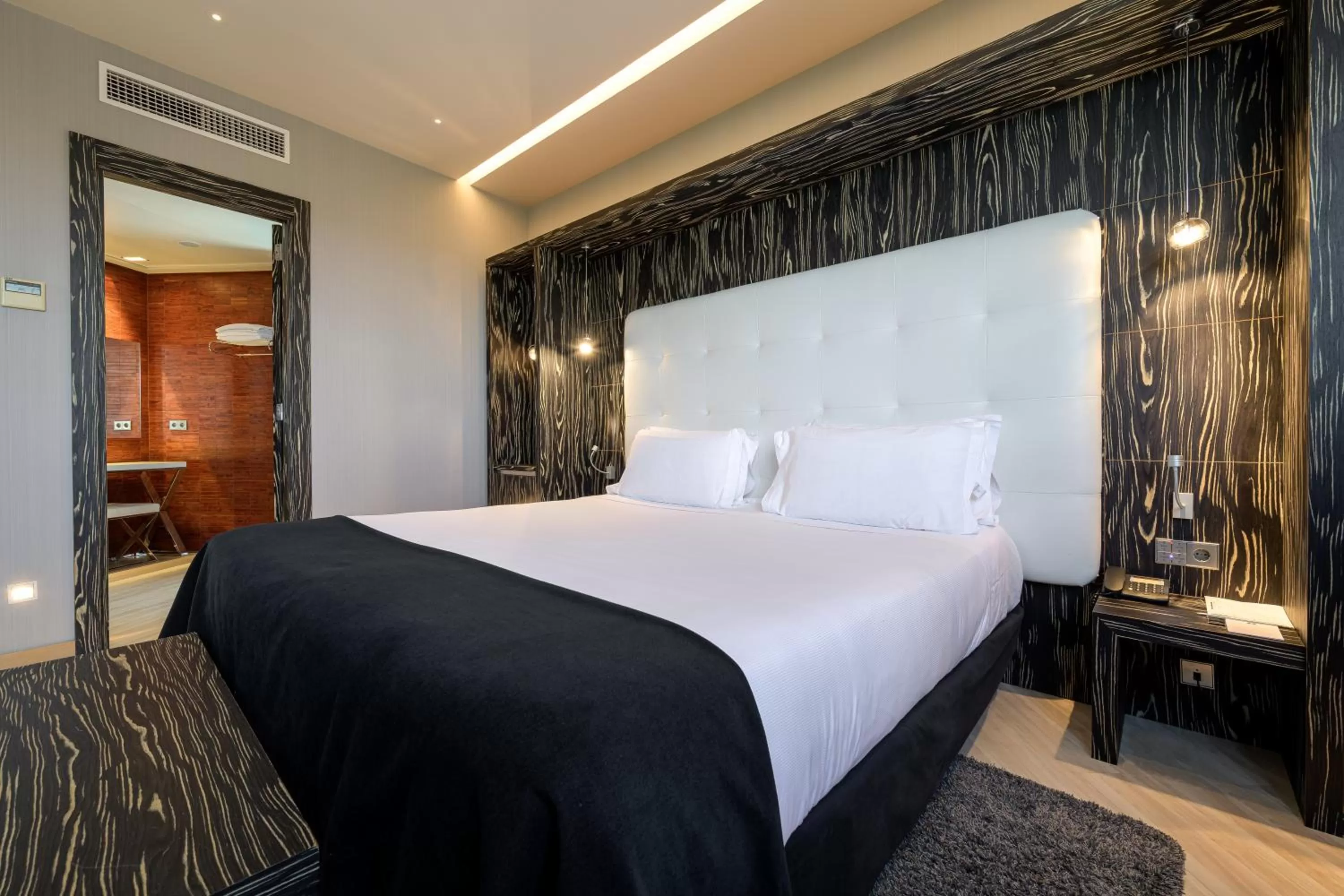 Photo of the whole room, Bed in Hotel Maydrit Airport