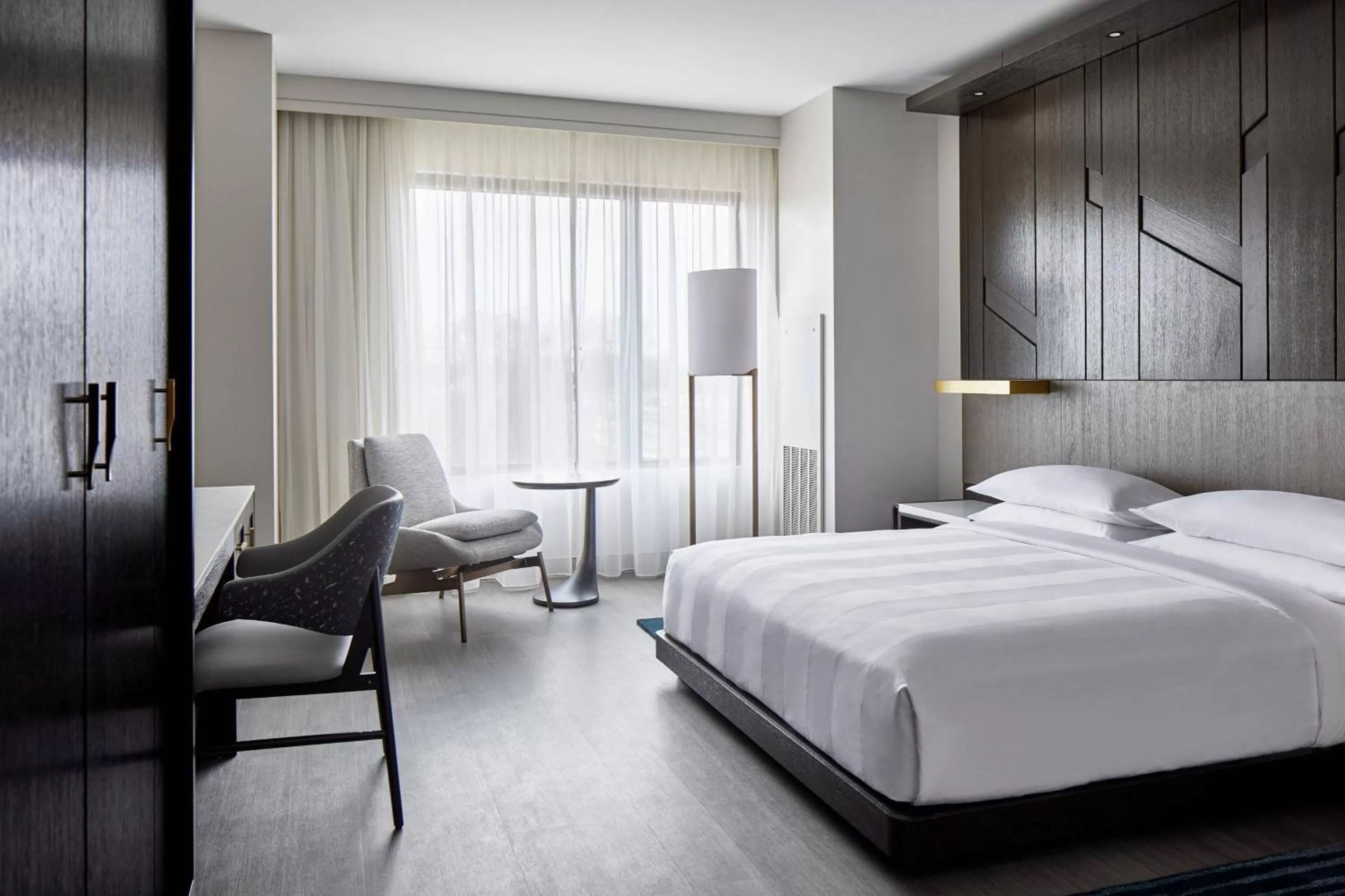 Photo of the whole room, Bed in UNC Charlotte Marriott Hotel & Conference Center